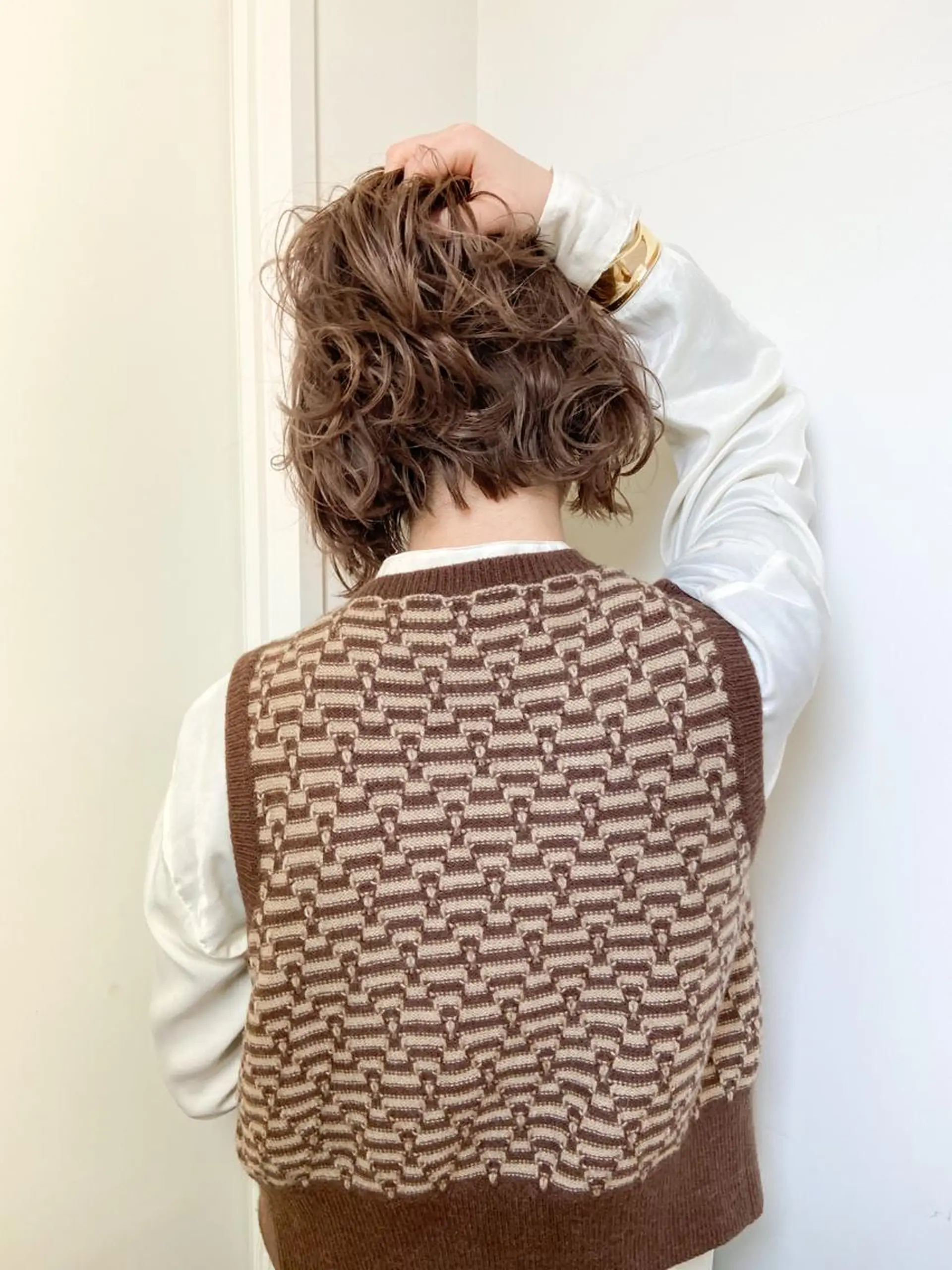 ミディアム カラー ハイトーンカラー 外国人風カラー 卒業式のヘアスタイル 外ハネヘア カット ヘアカラー トリートメント 岡本康平/ボブ /ブリーチ/レイヤーのヘアスタイル