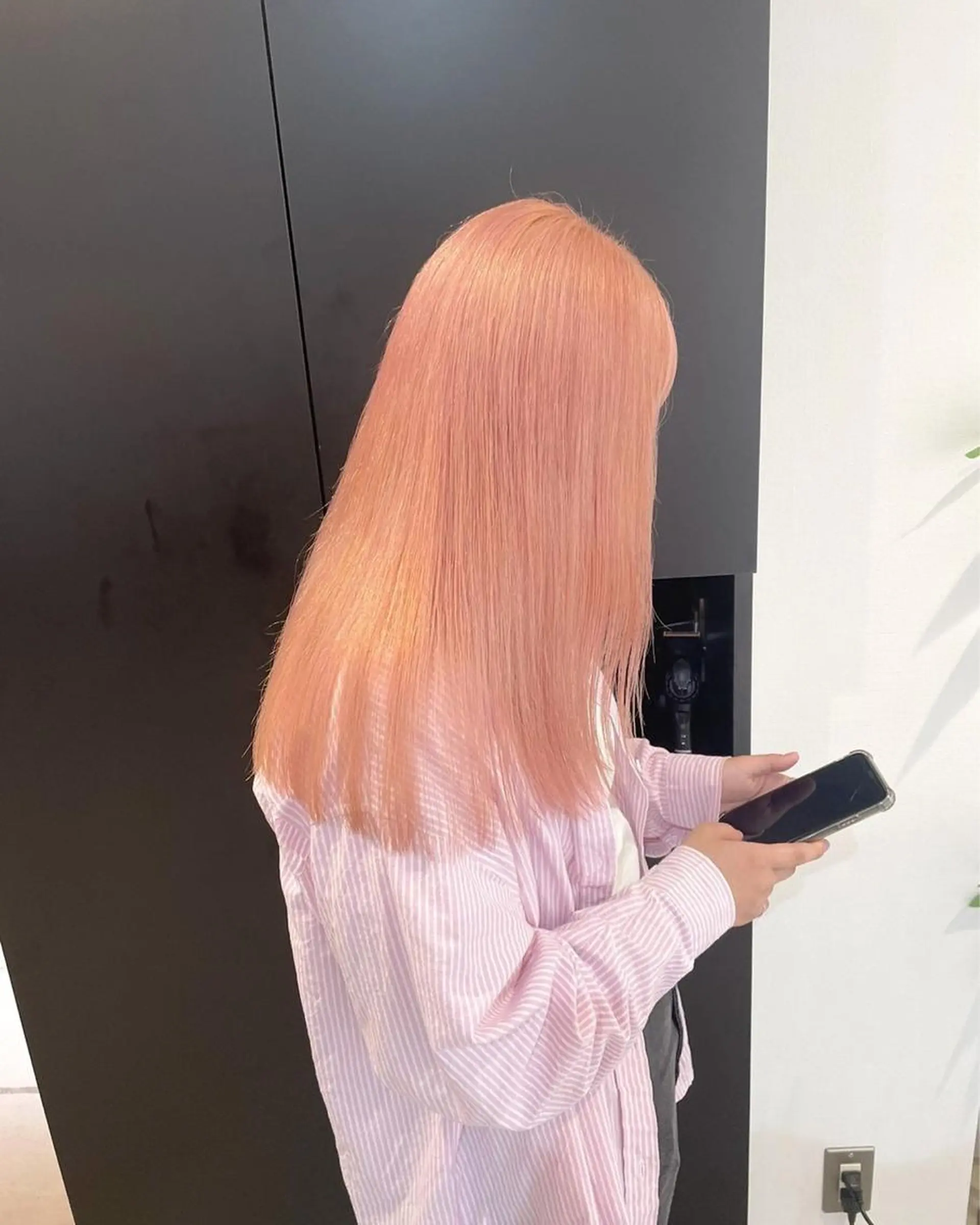 セミロング SEA所属・艶髪カラー✨ misaki .のヘアスタイル