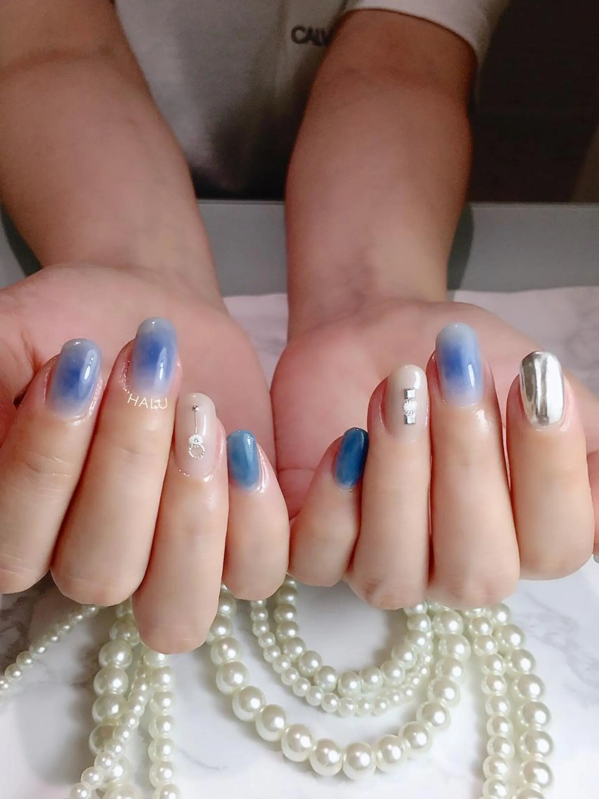 ネイル ブルー チークネイル HALU ハルのネイルデザイン