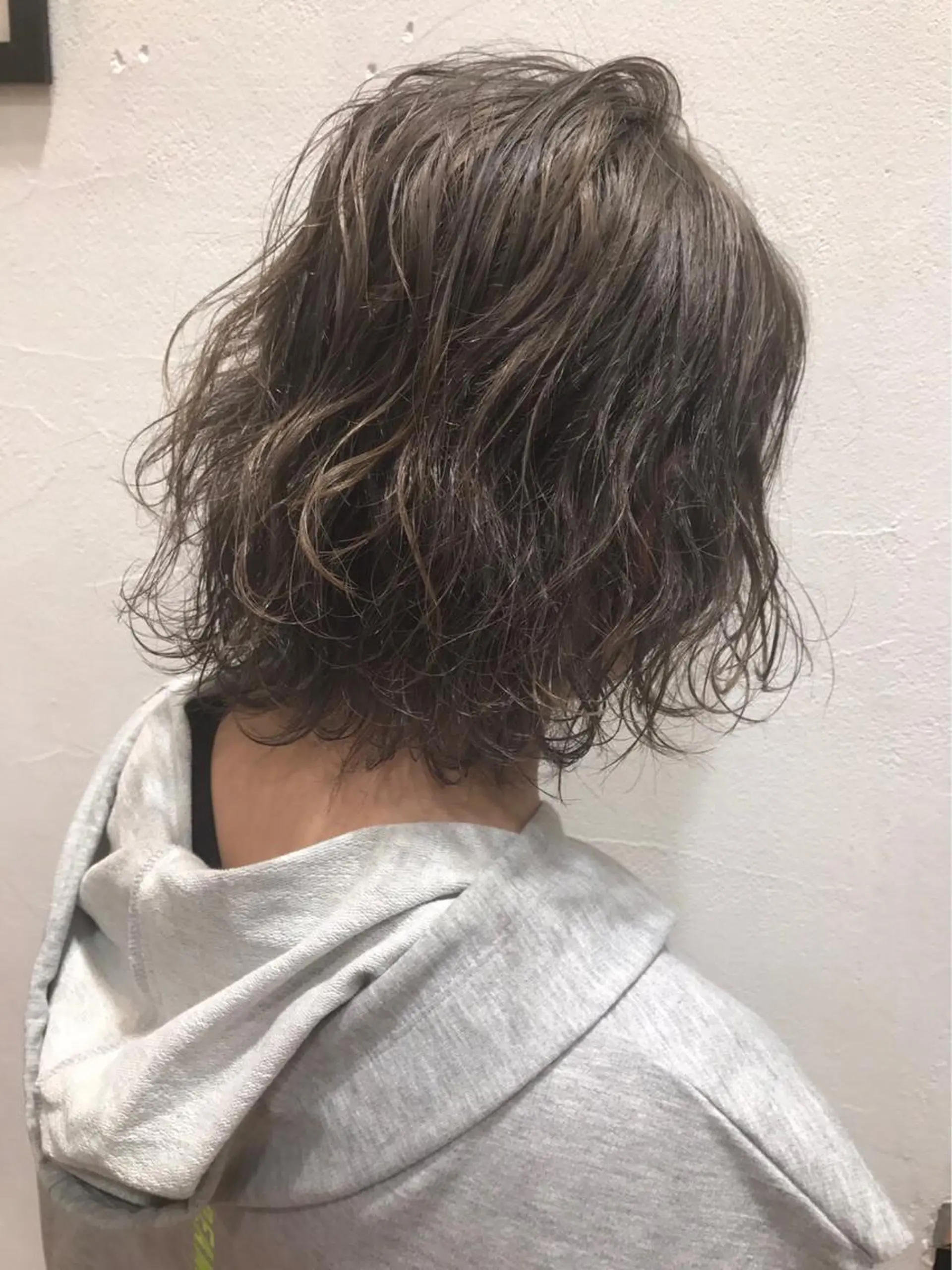 ショート カラー ダブルカラー グレージュ 360°キレイな ショートカットのヘアスタイル