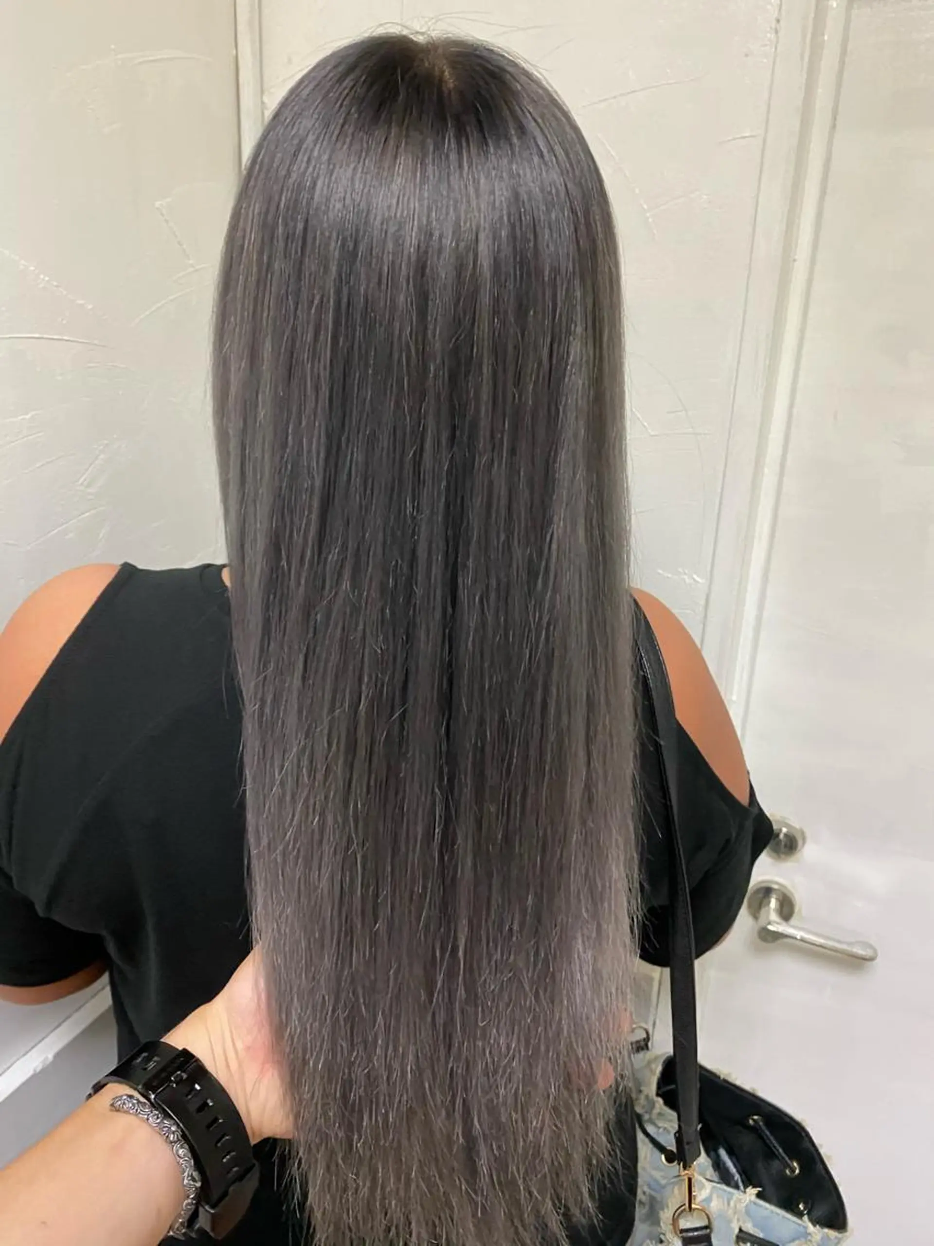 ロング カラー グレージュ シルバー シルバーグレージュ ヘアカラー トリートメント PSY(サイ)所属・PSY(サイ)池袋 金田尚久🎨のヘアスタイル