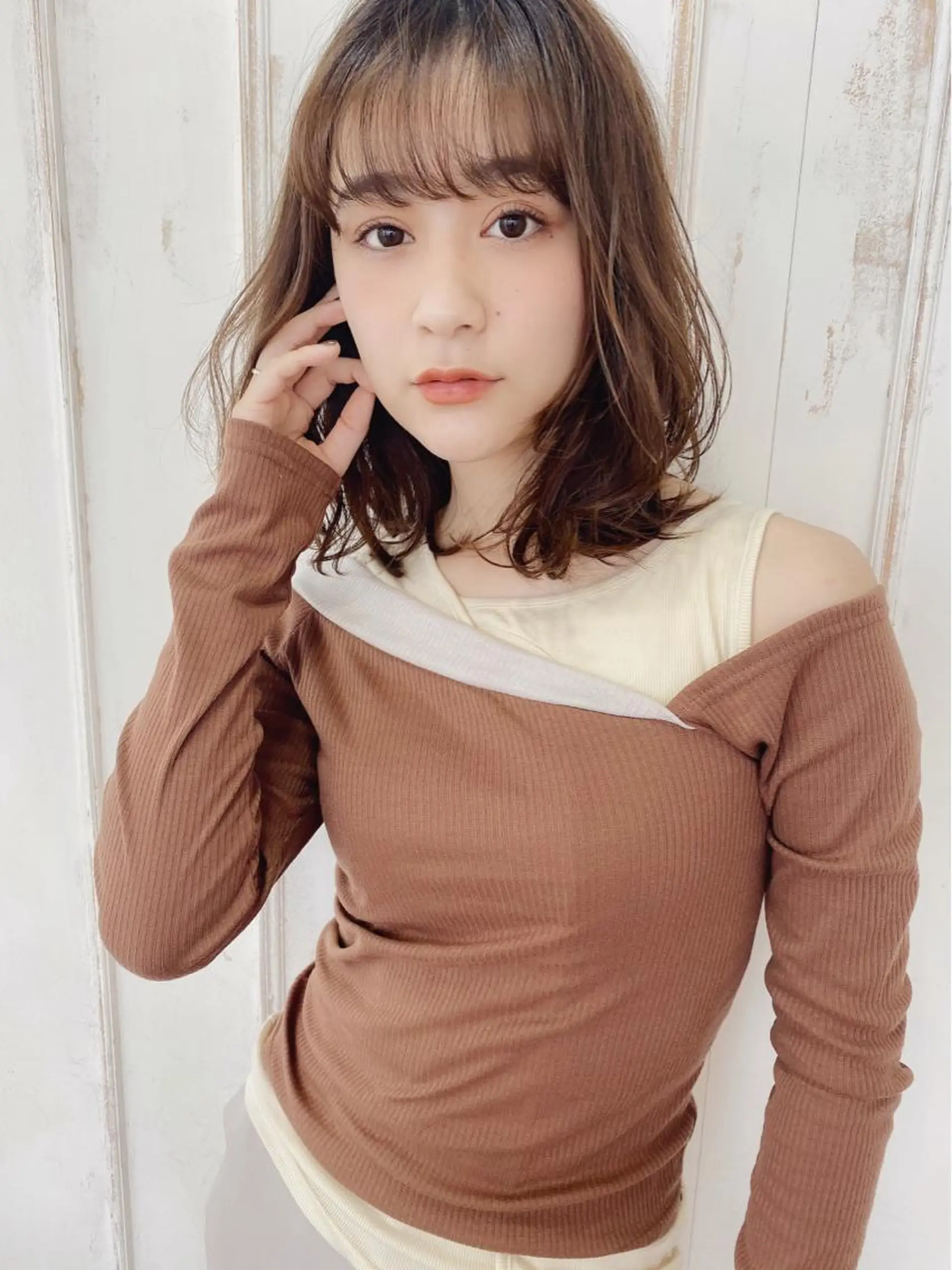 ミディアム レイヤーカット 鎌倉 彩のヘアスタイル