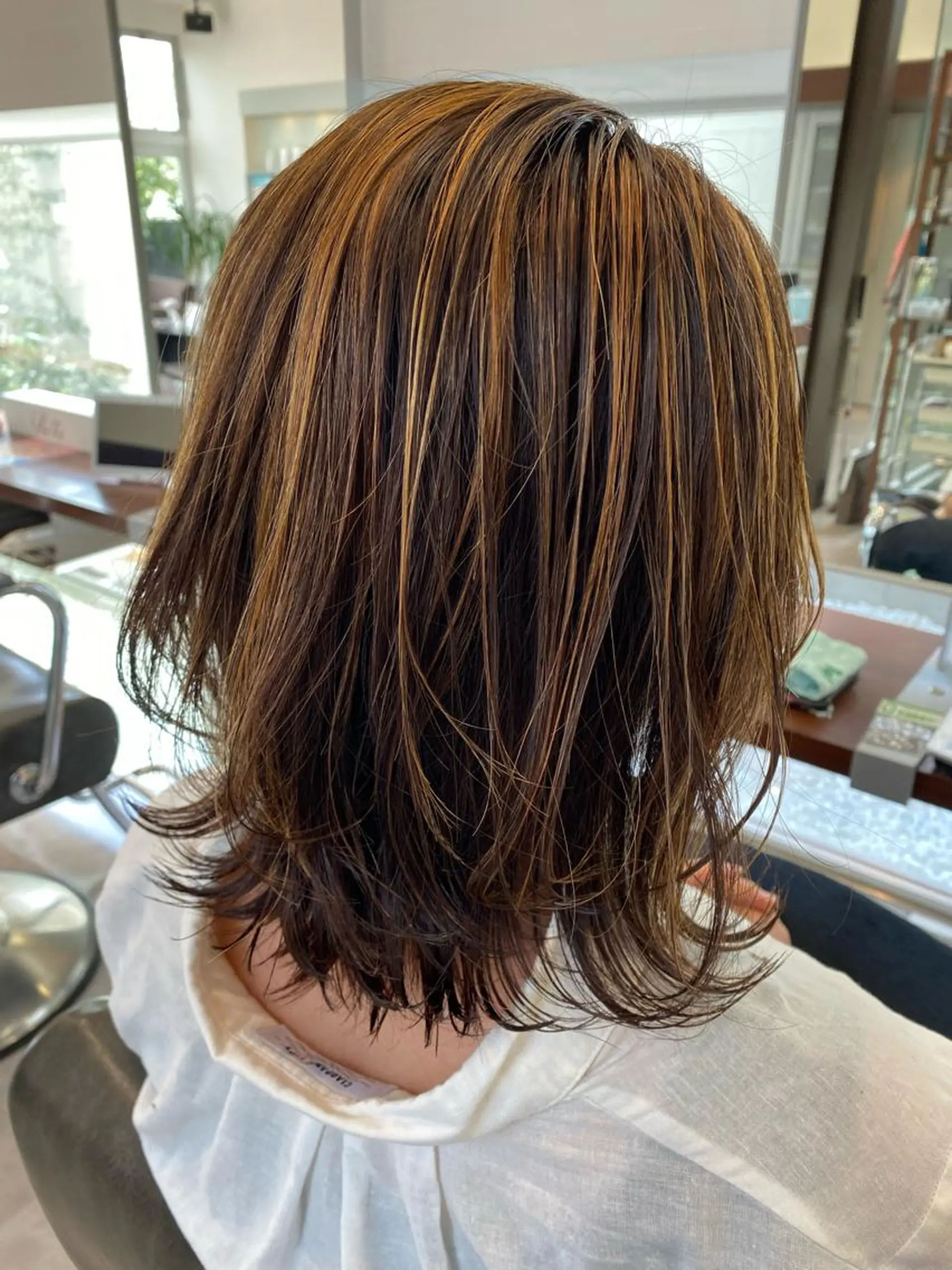 ミディアム 吉田 桃香のヘアスタイル