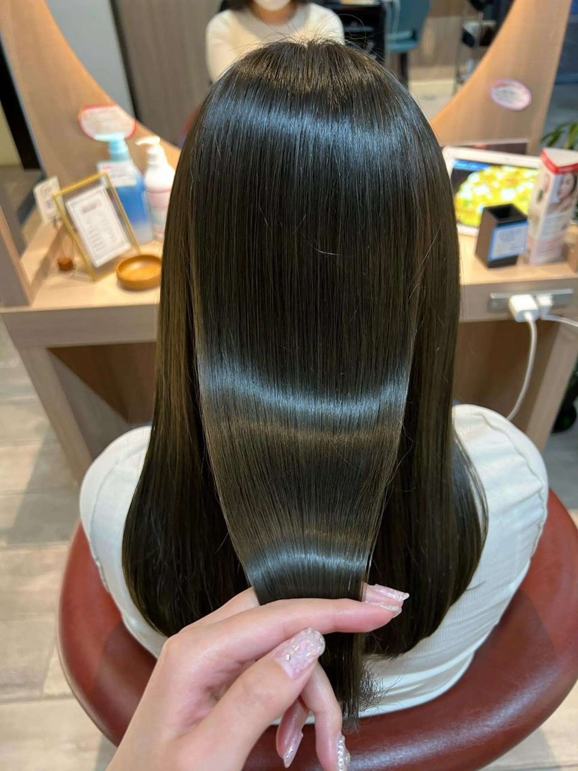 ロング LONESS GINZA所属・FUJIIKANON /ケア‪透明感カラーのヘアスタイル