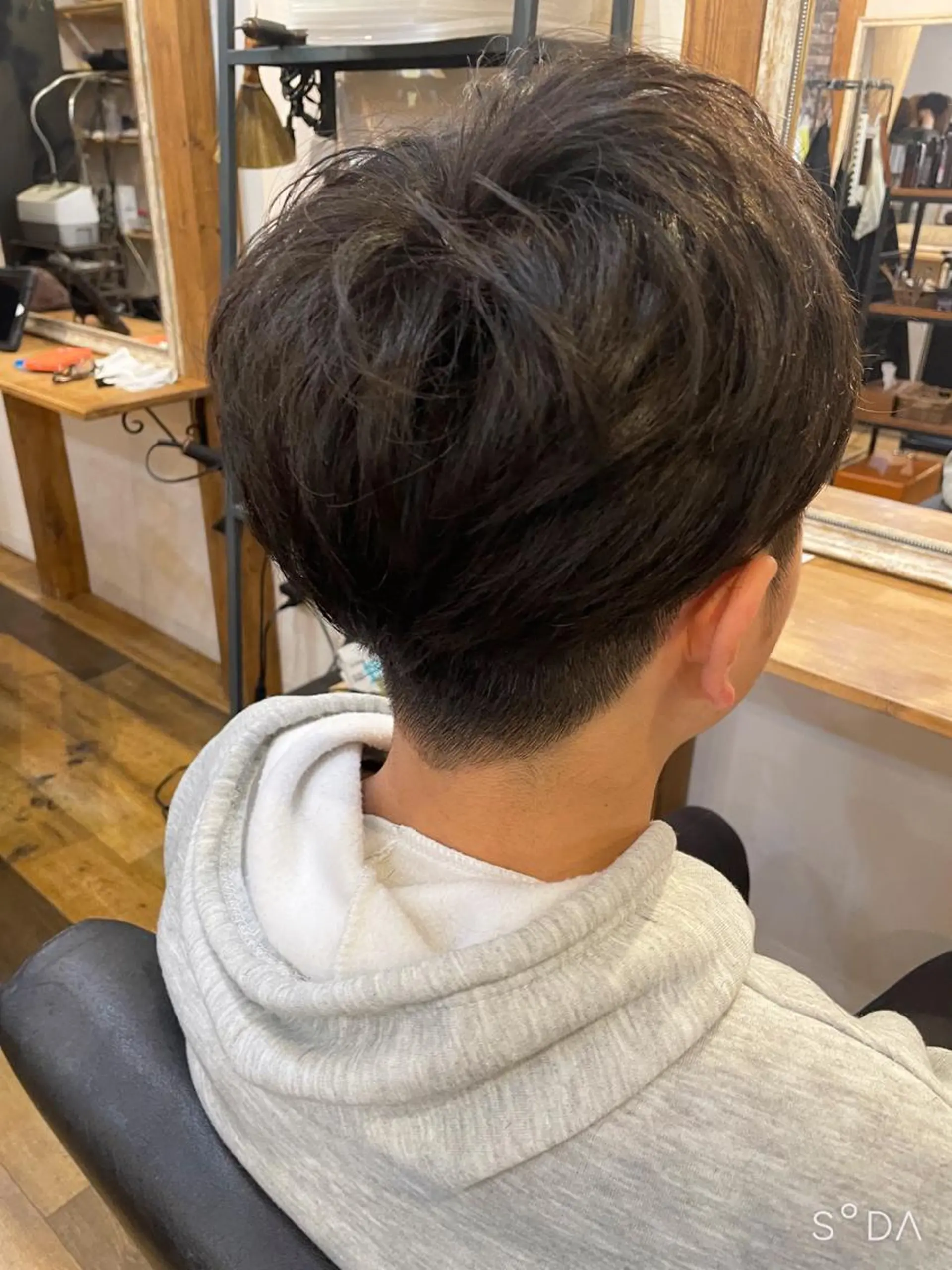 メンズ 石井 里佳のヘアスタイル