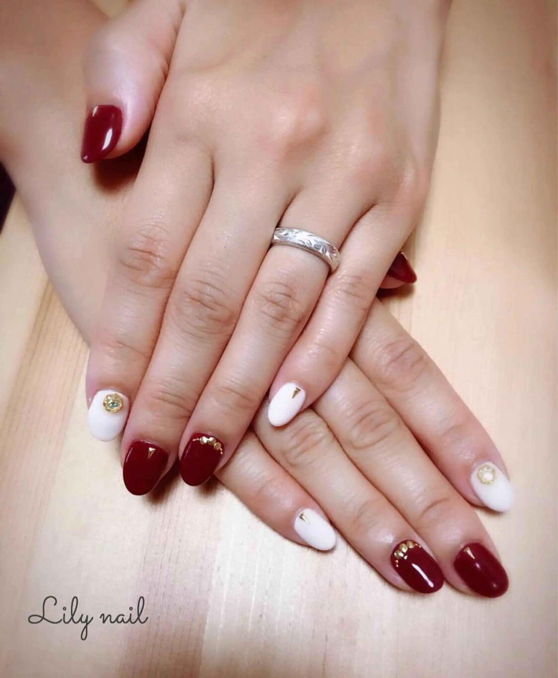 ネイル べっ甲ネイル ブルー ボルドー グラデーション ニュアンスネイル tink 横浜店所属・Tink 横浜のネイルデザイン