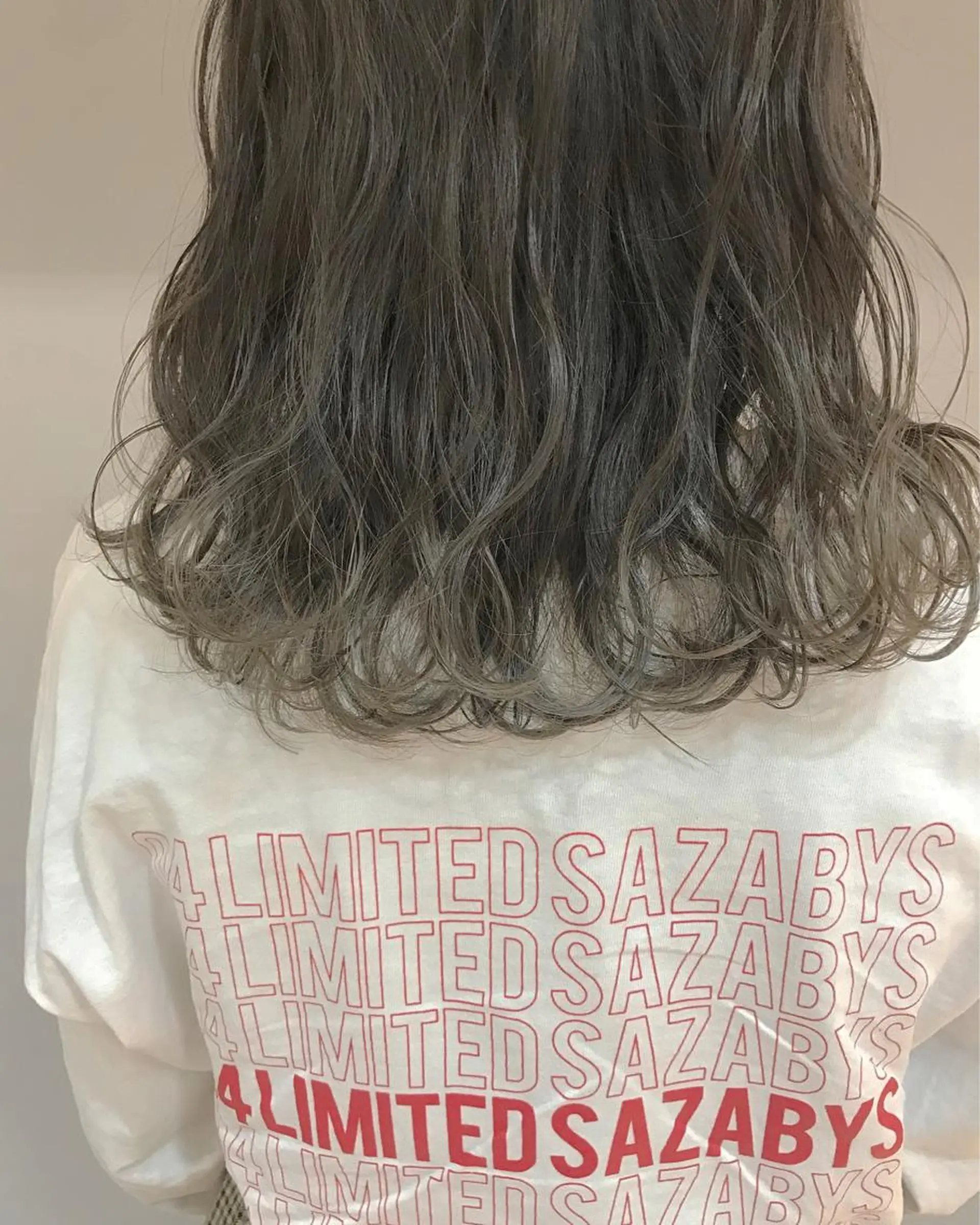 ミディアム DopeLIT モデル募集中のヘアスタイル