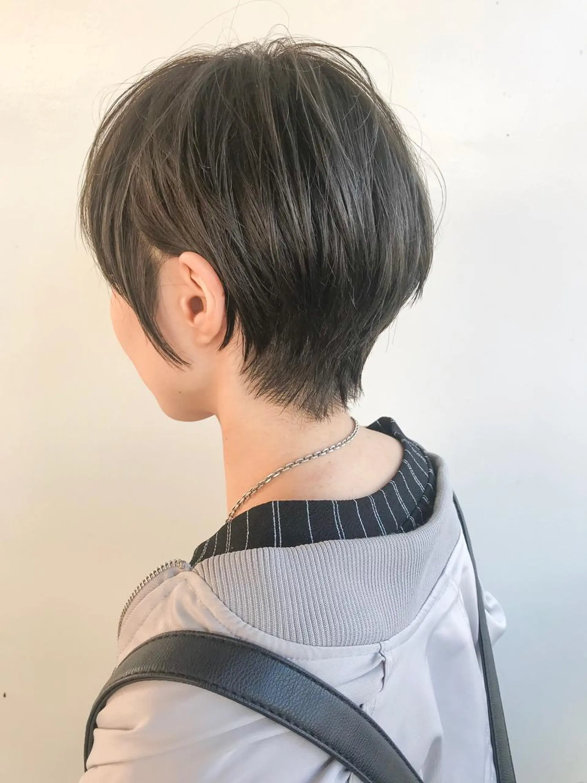 ショート カラー ショート/レイヤー なら石井知希のヘアスタイル