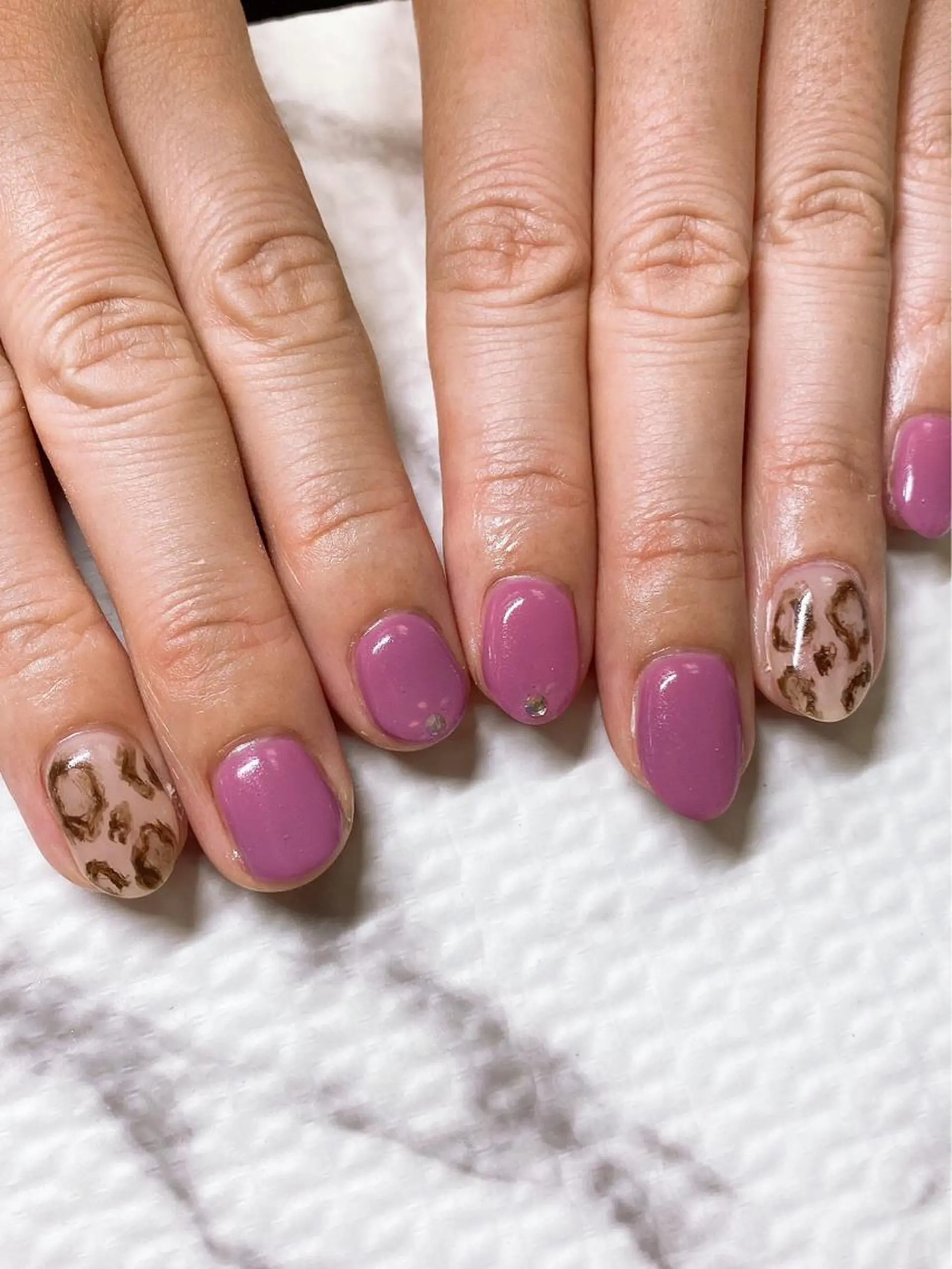 ネイル アニマル柄 フットネイル グリーン オフィスネイル ワンカラーネイル Lily Roseスタッフ一同のマツエク・マツパデザイン