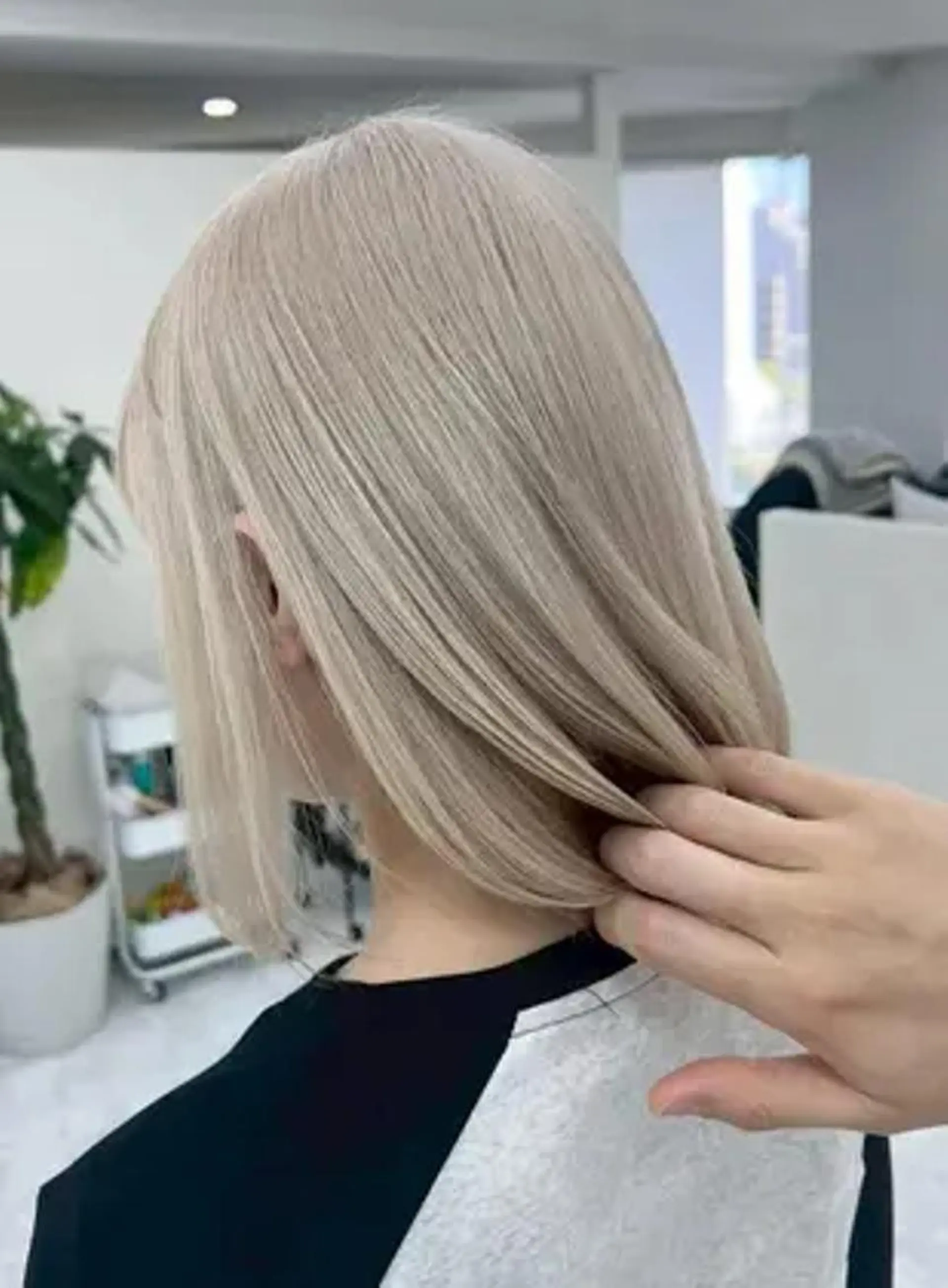 ミディアム カラー アディクシーカラー アッシュ バレイヤージュ ベージュカラー ブルーカラー 女性専用サロン梅田 髪質改善カラーakiのヘアスタイル