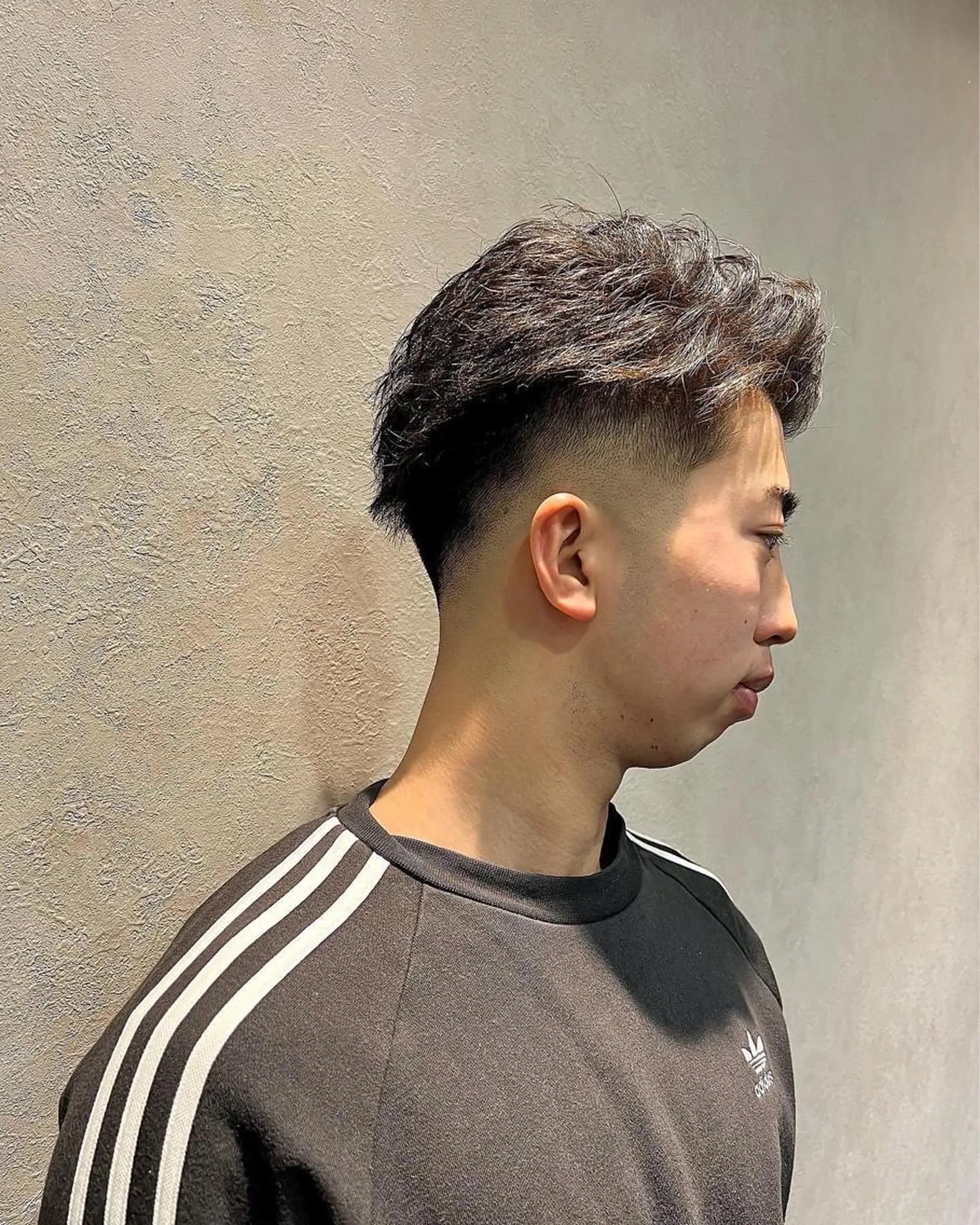 ショート カラー メンズ フェードカット メンズショート スキンフェード 刈り上げ メンズベリーショート カット BARBER SUGIYAMA所属・北千住理容室バーバー 小堀悠作のヘアスタイル