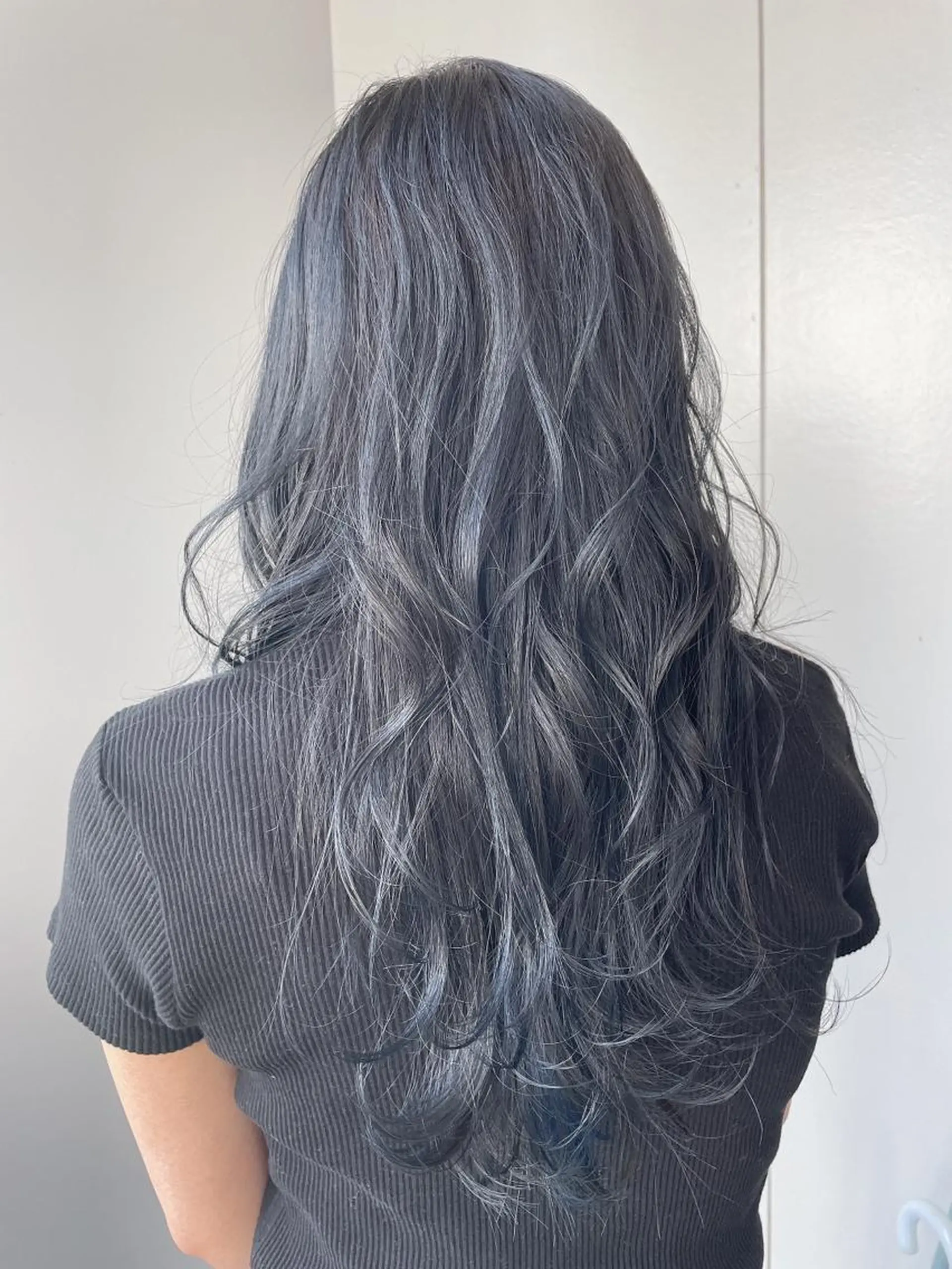 ロング カラー ブルーカラー ブルージュ 松本 唯のヘアスタイル