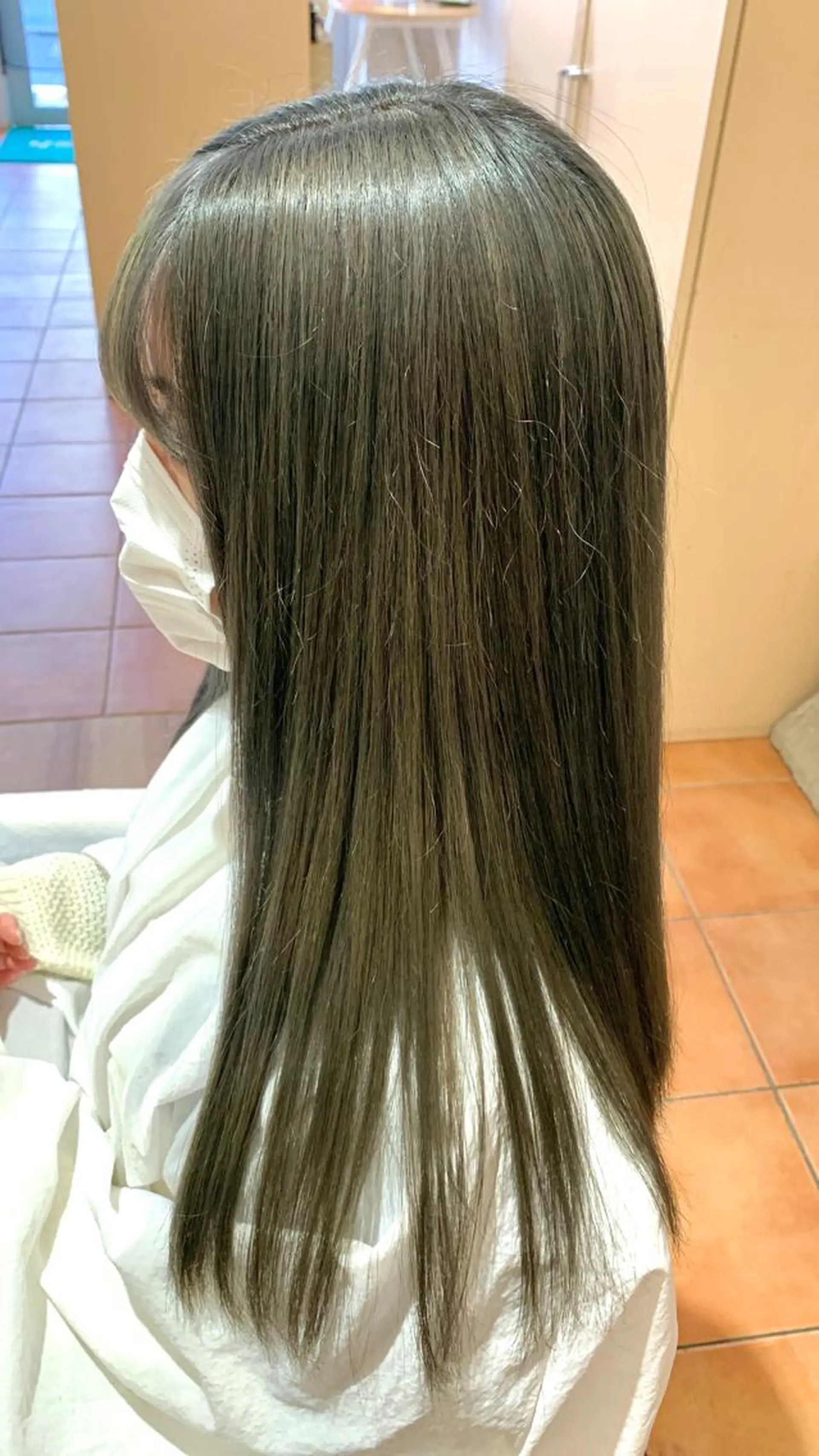 カラー Lamp 柏 山口 か乃 ブリーチカラーのヘアスタイル