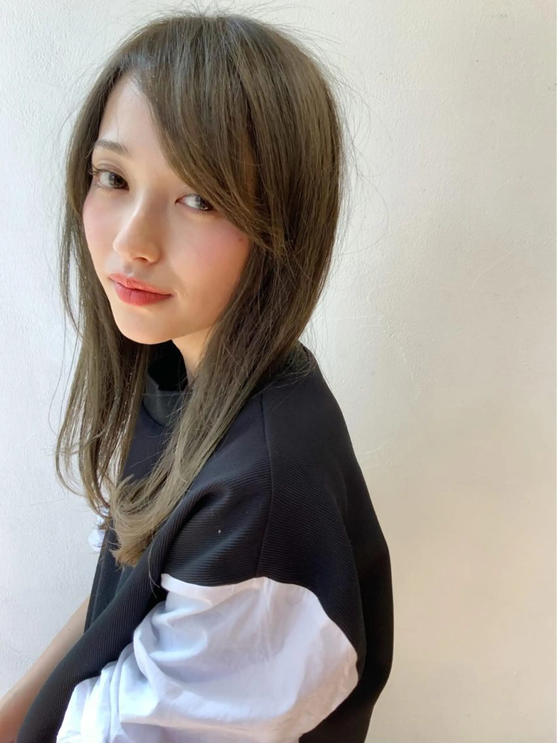 ミディアム カラー ベージュカラー カット特化柏駅 徒歩3分LOUのヘアスタイル