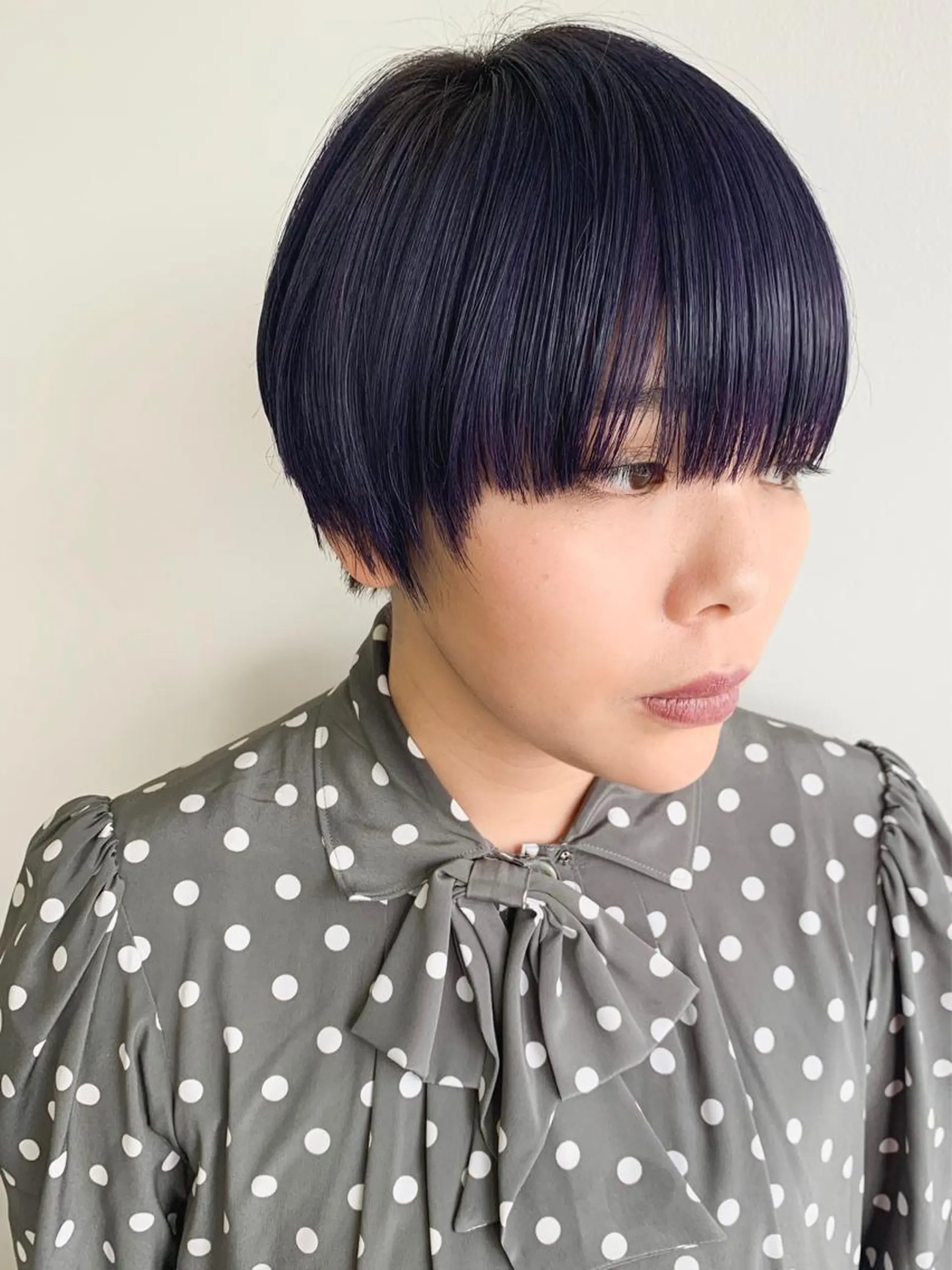 ショート nuu所属・💜ショート💜 ウルフ、ボブ二色亜美のヘアスタイル