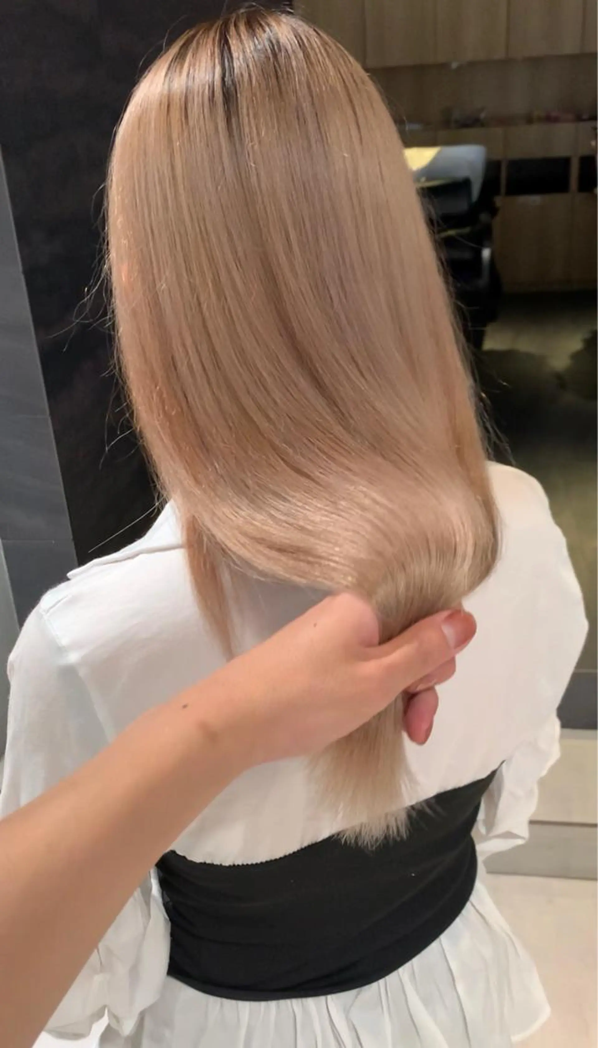 セミロング カラー パーマ ヘアアレンジ メンズ キッズ ネイル マツエク・マツパ LINDOTOKYO梅田所属・酸性ストレート 髪質改善大槻勇樹のヘアスタイル