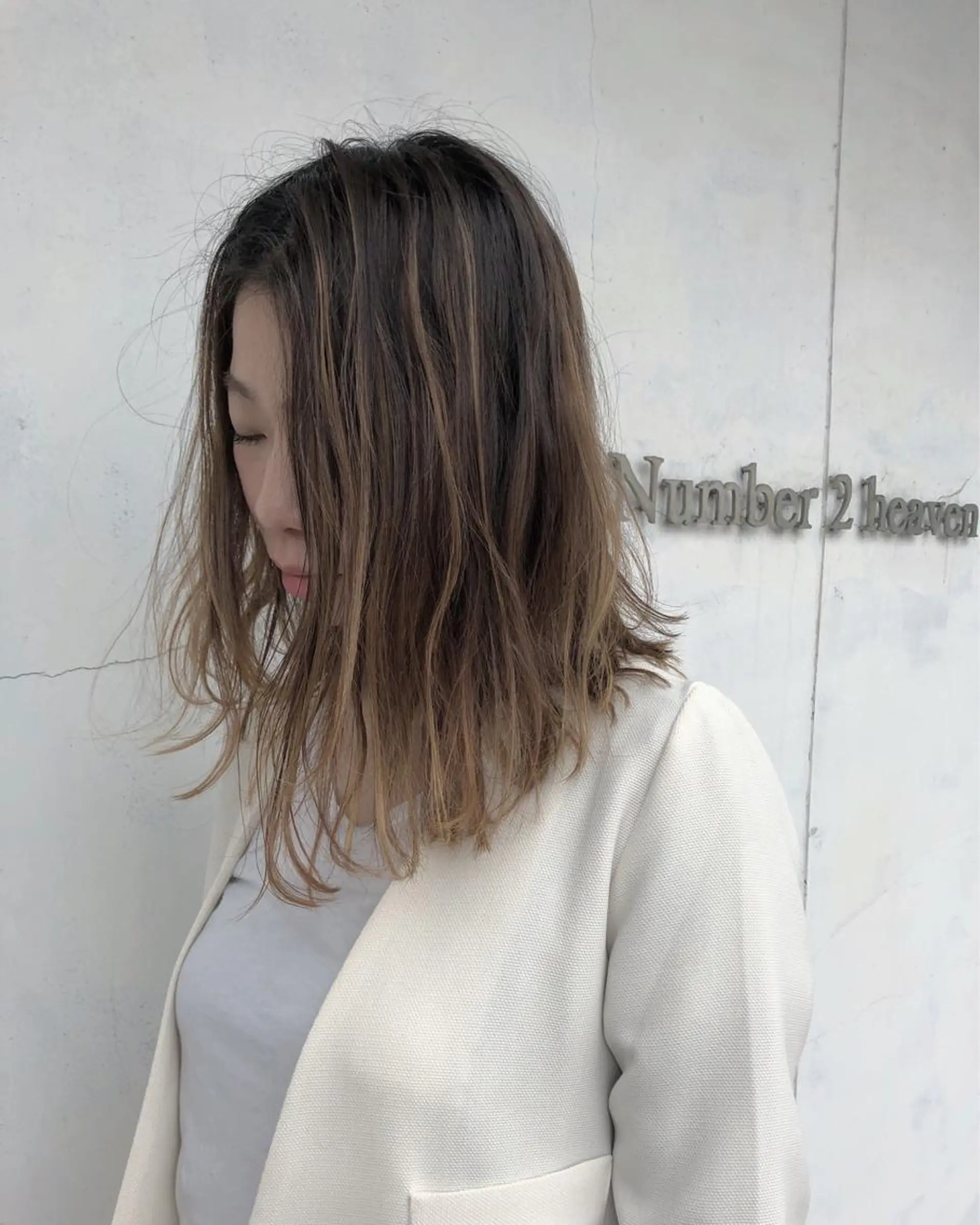 ミディアム ハイライト Number2heaven所属・遠藤 和美のヘアスタイル