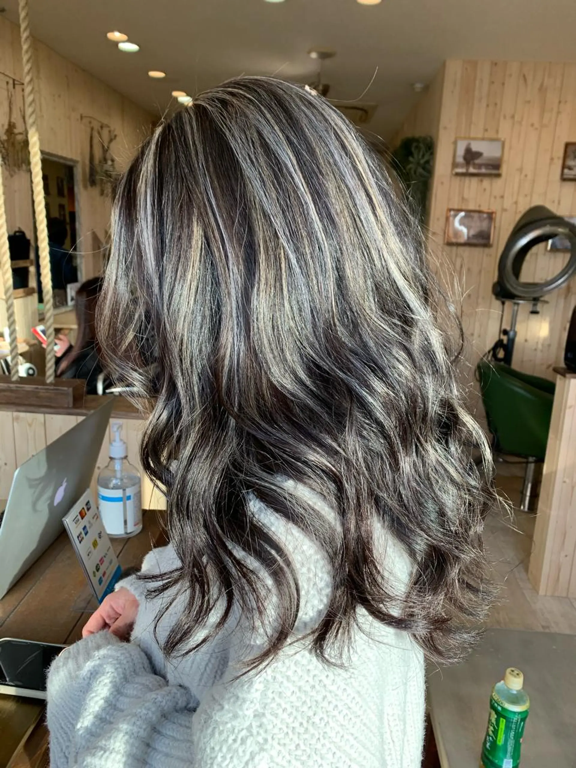 セミロング カット ヘアカラー 高山 滉太のヘアスタイル