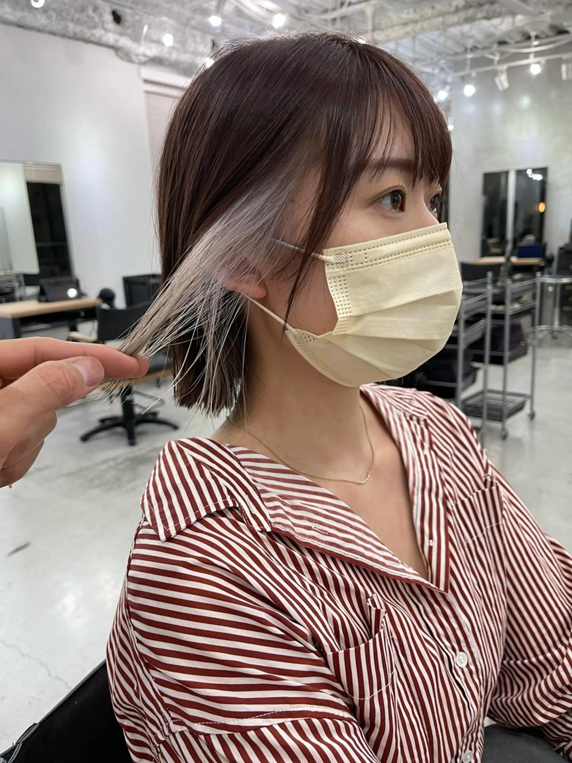 ショート カラー ベージュカラー ホワイトベージュ ブリーチダブルカラー 【koide】のヘアスタイル