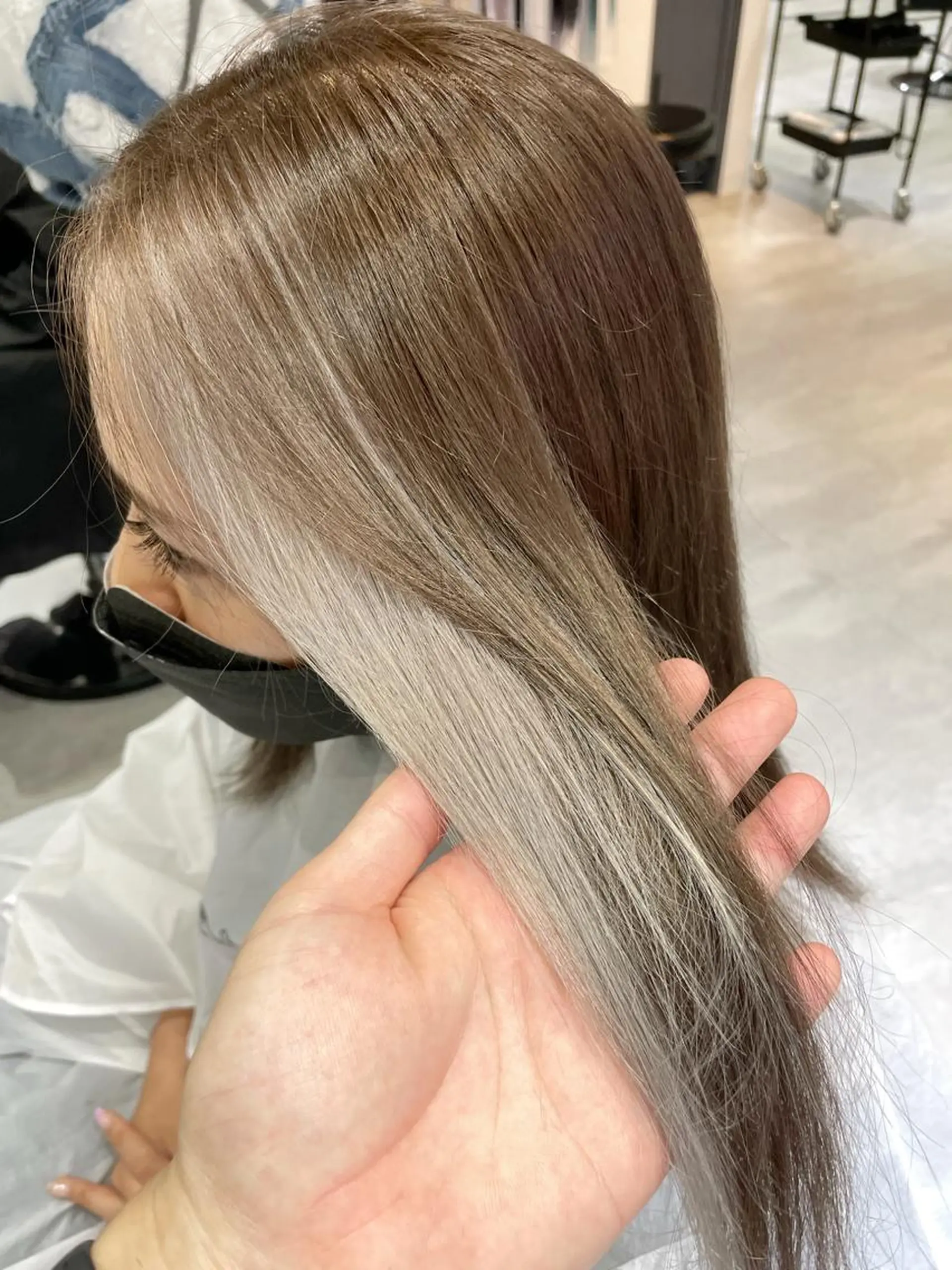 セミロング カラー アッシュ ミストバング ブリーチ ダブルカラー  フェイスフレーミング KEISUKE🐶 ブリーチ/エクステのヘアスタイル