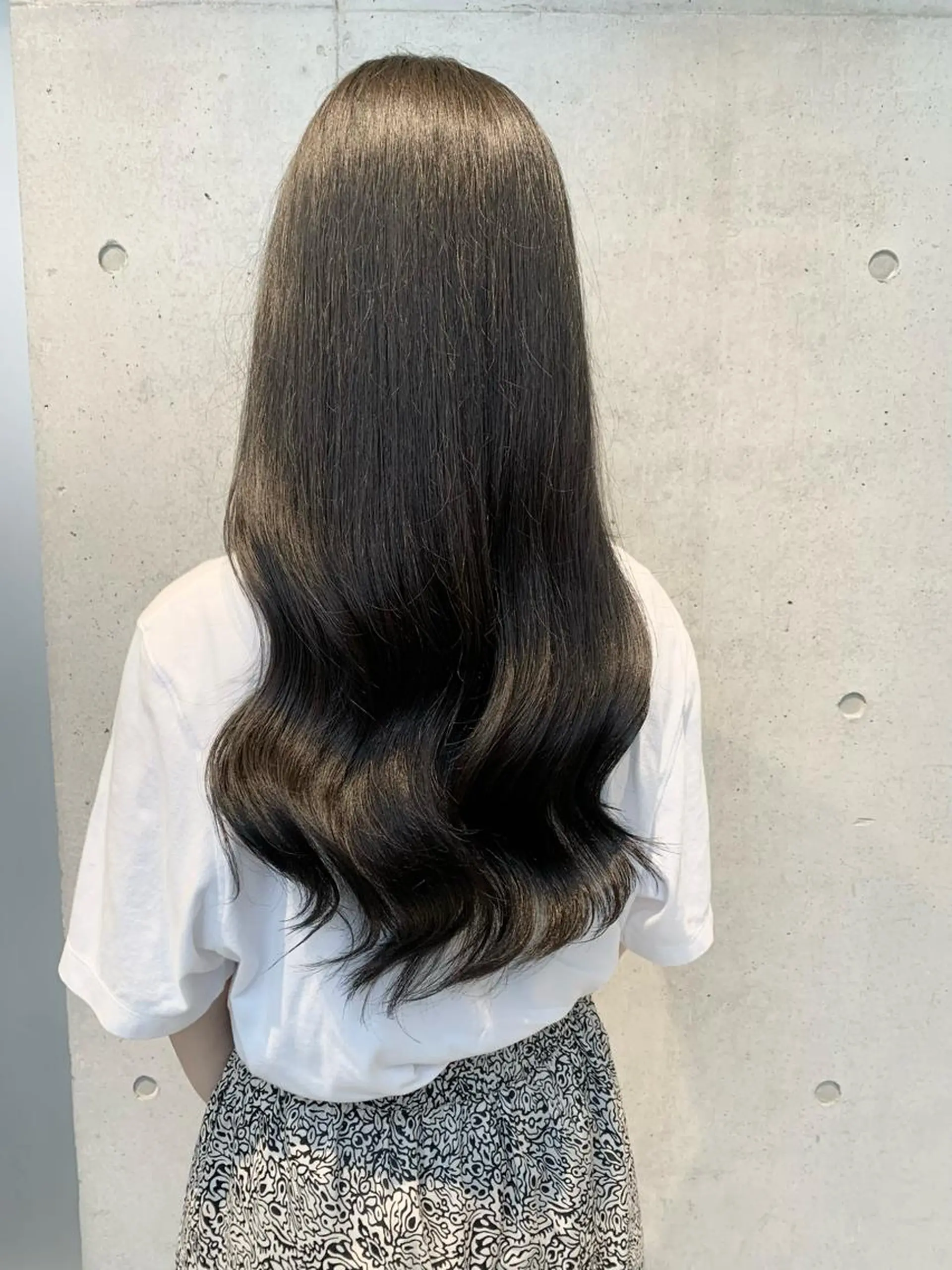 ロング カラー 透明感/オリーブ/ グレージュ/YUKAのヘアスタイル