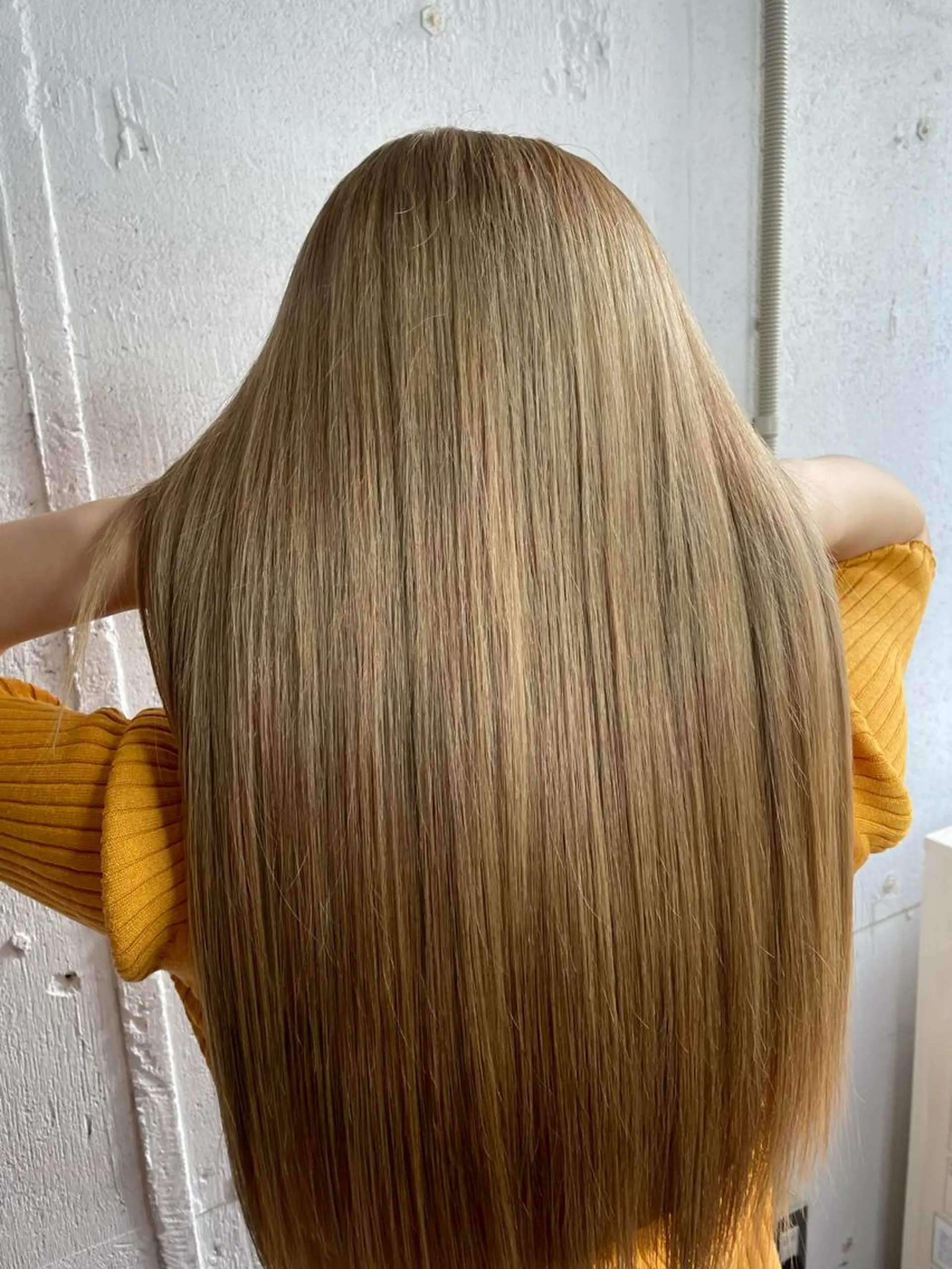 ロング カラー ベージュカラー ミルクティーベージュ カット ヘアカラー トリートメント 💛丁寧さNo.🥇 🧸片山智裕💛のヘアスタイル