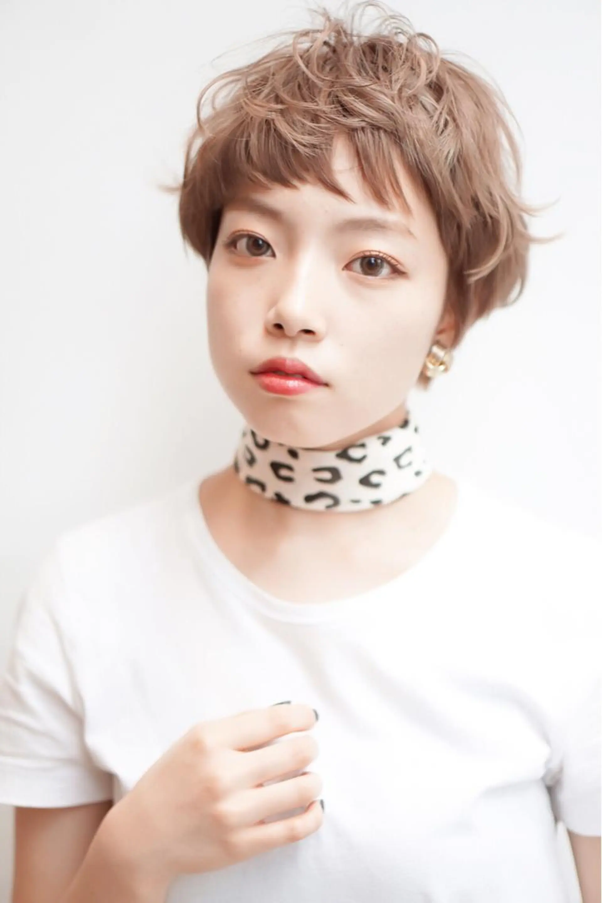 ショート カラー アッシュ ベージュカラー ブリーチ 顔周りカット 似合わせカット ディレクター ノナカのヘアスタイル