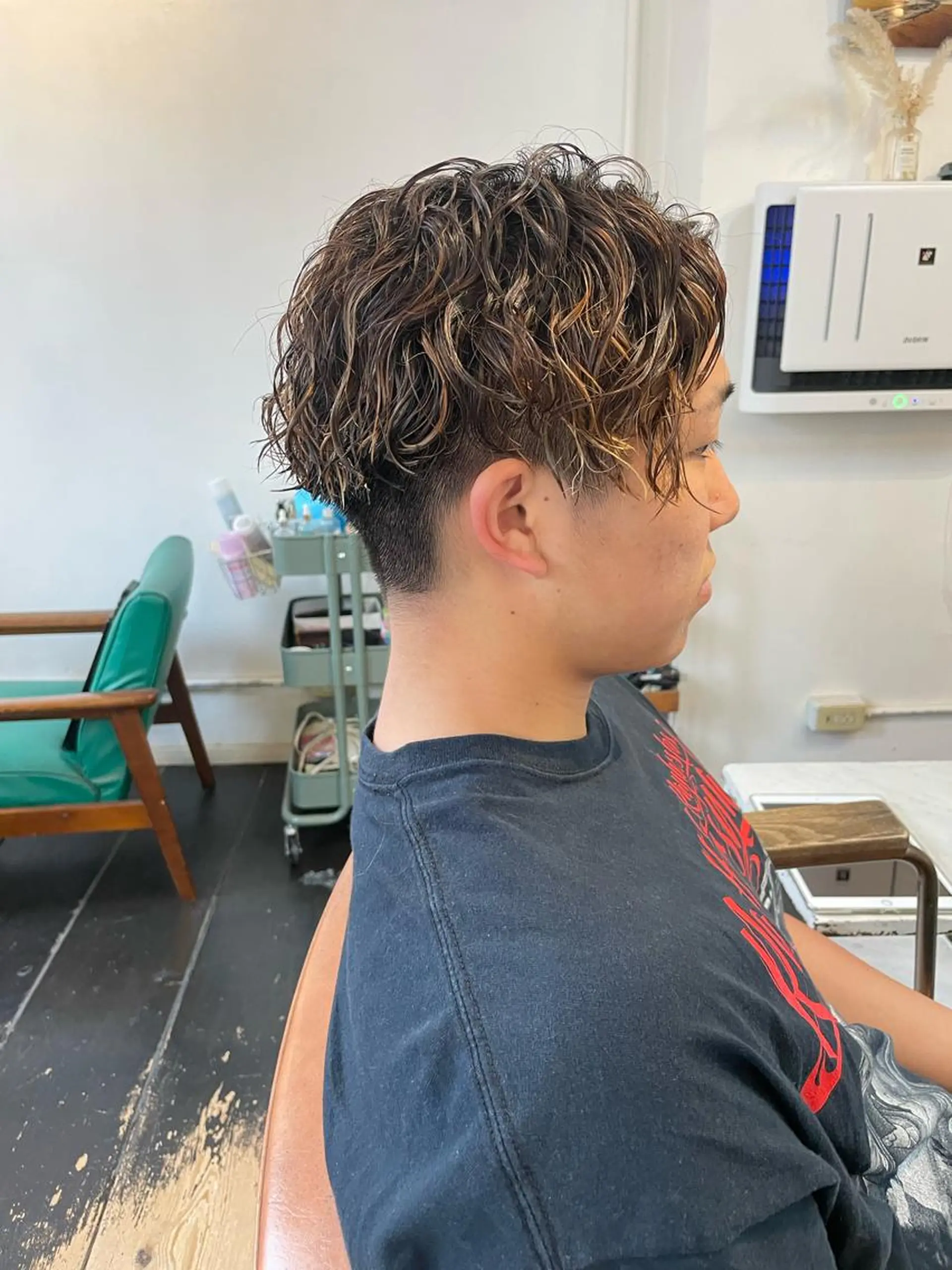 パーマ メンズ メンズハイライト メンズパーマ ツイストスパイラルパーマ スパイラルパーマ カット パーマ h a k u 大倉 卓人のヘアスタイル