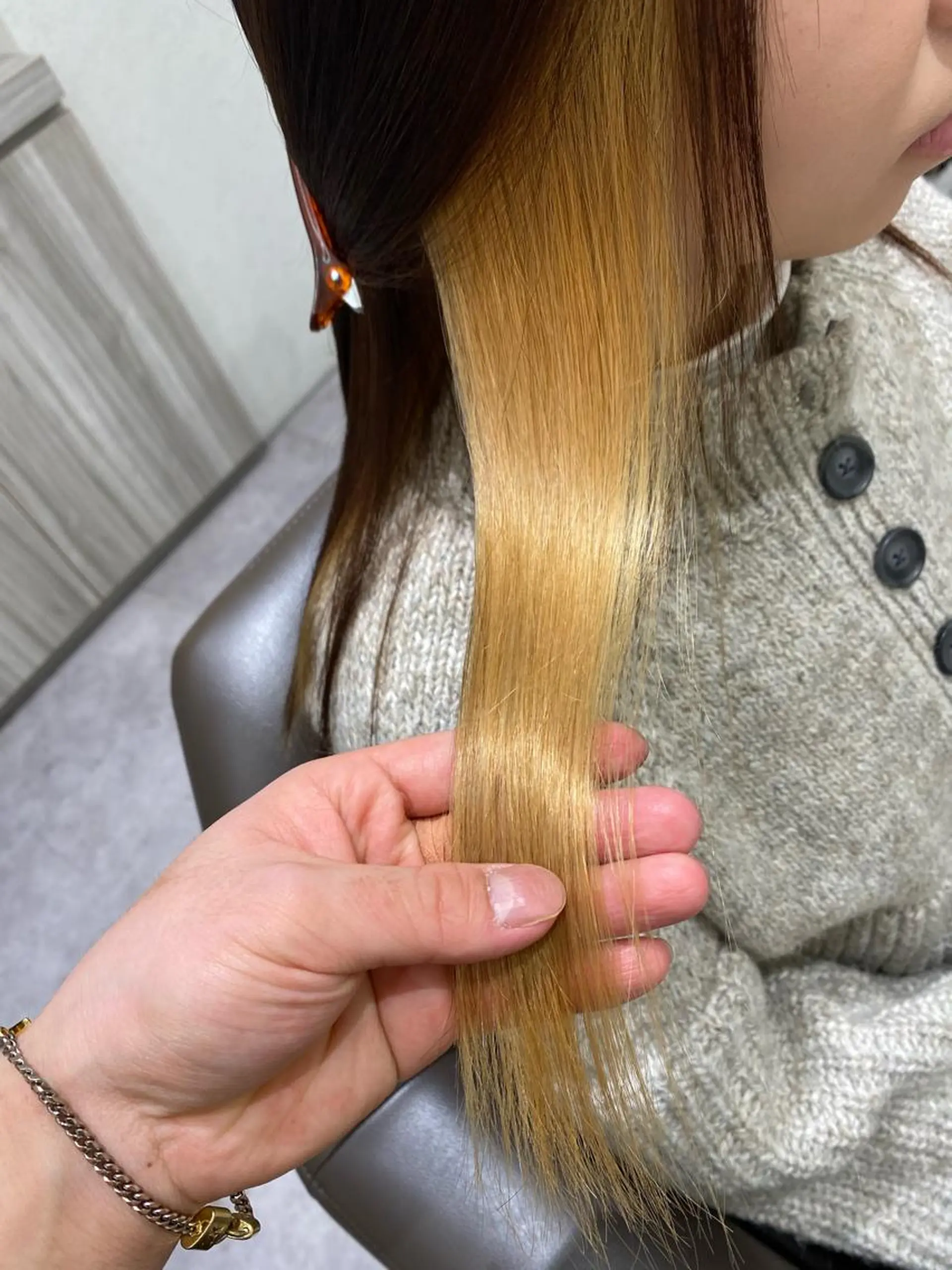 ロング ムトウセイマ/艶髪 /艶ケアWブリーチのヘアスタイル