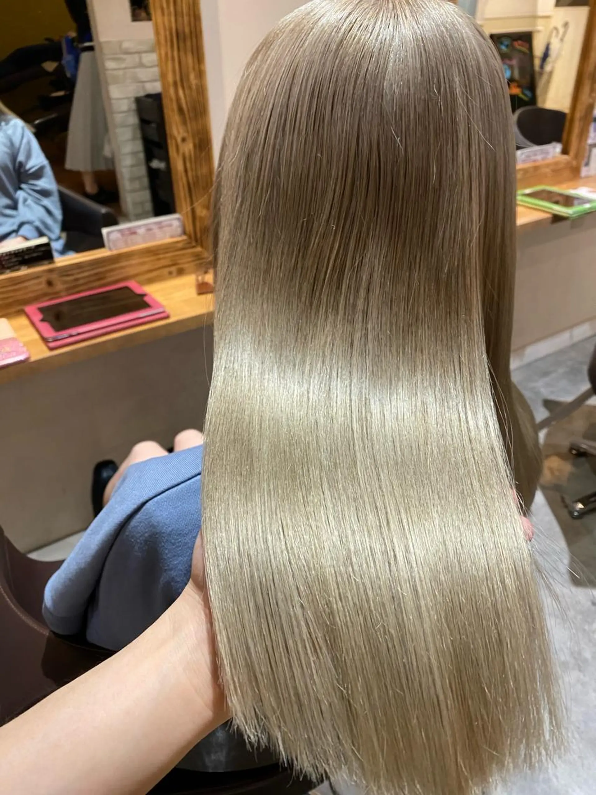 セミロング カラー レイヤー×髪質改善 マネージャー安藤光司のヘアスタイル