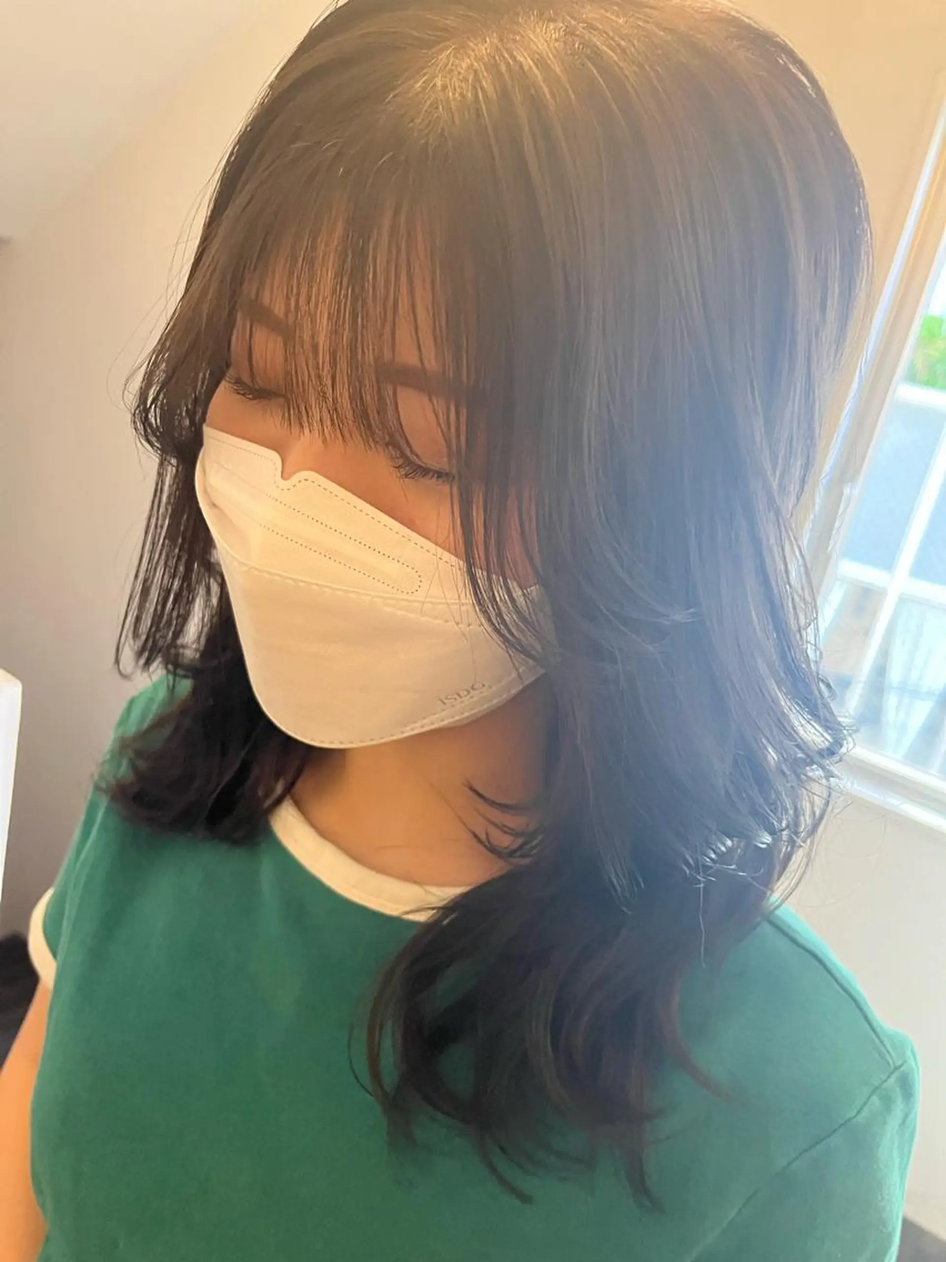 ミディアム 顔まわりレイヤー 韓国風ヘア レイヤーカット カット ヘアカラー トリートメント 友松 世奈のマツエク・マツパデザイン