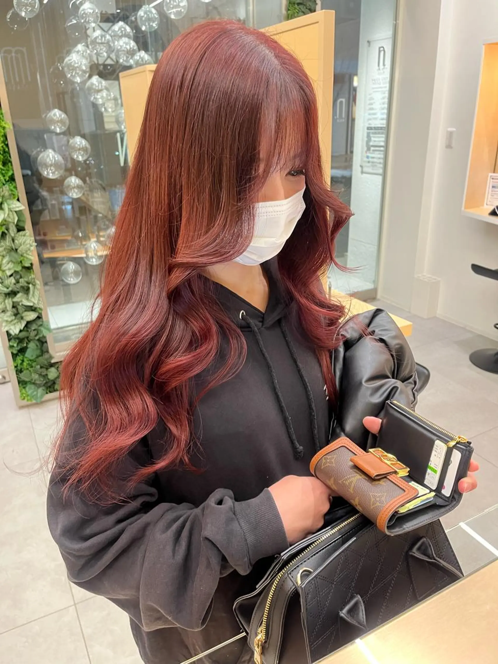 カラー レッドカラー 🟣niw SHUNNA🟣のヘアスタイル