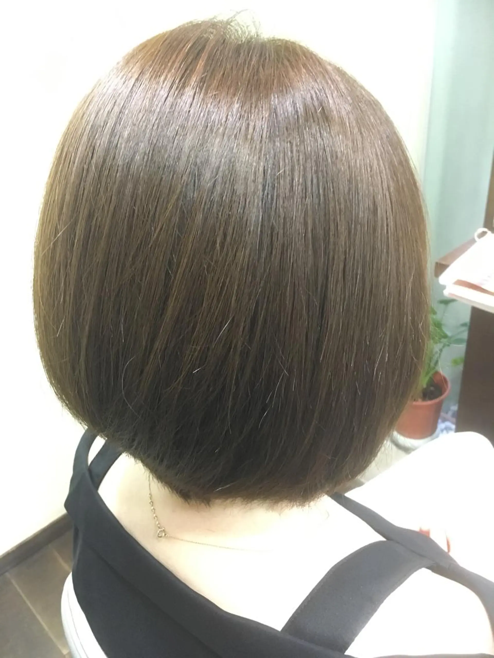 ショート カラー U-AMBOISE ユーアンボワーズのヘアスタイル