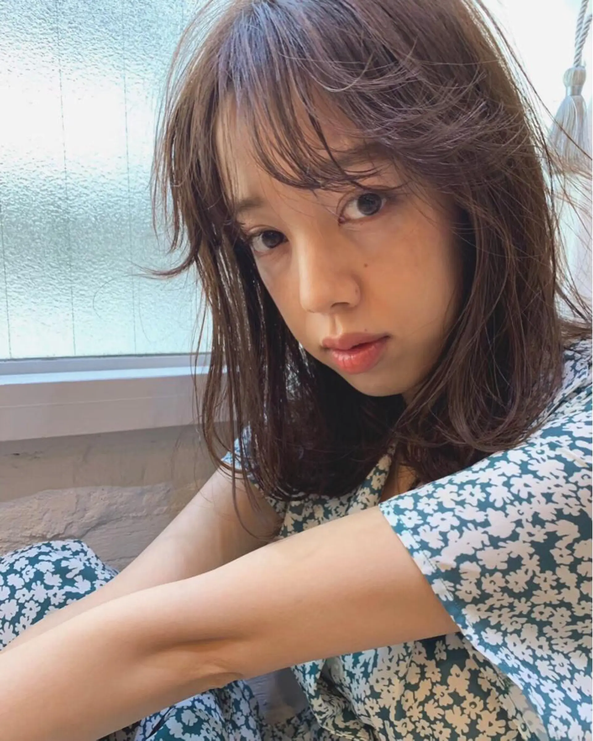 ミディアム カラー 土屋 愛海のヘアスタイル