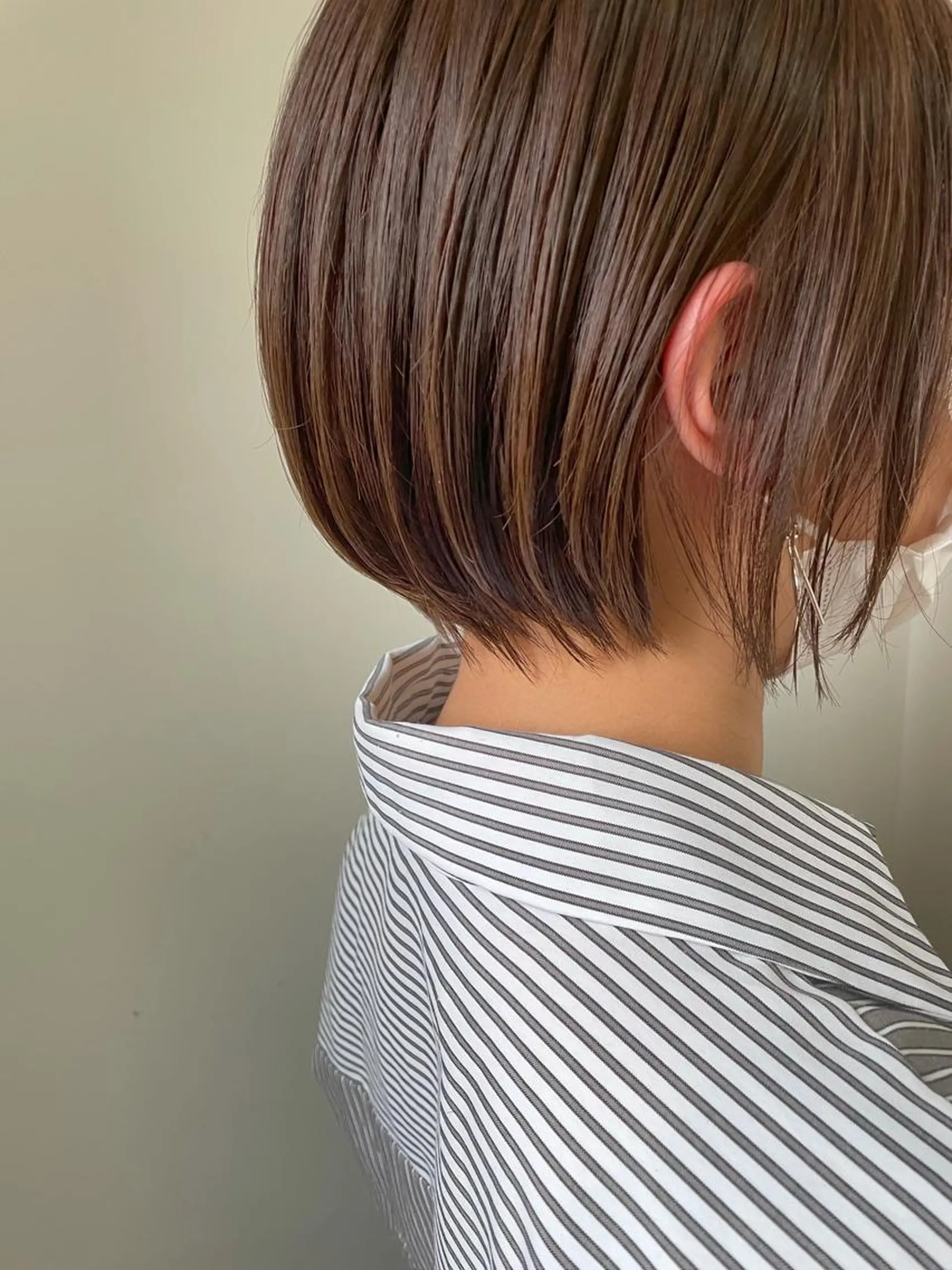 ショート カラー ショートボブ アッシュ ハイライトカラー ハイトーンカラー イルミナカラー 江上拓郎/ショート /酸性ストレートのヘアスタイル