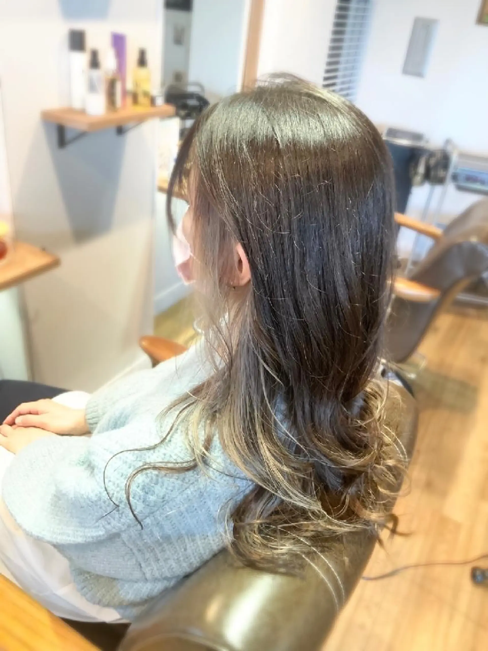 カラー ロング イヤリングカラー ヘアカラー 堀 望美のヘアスタイル