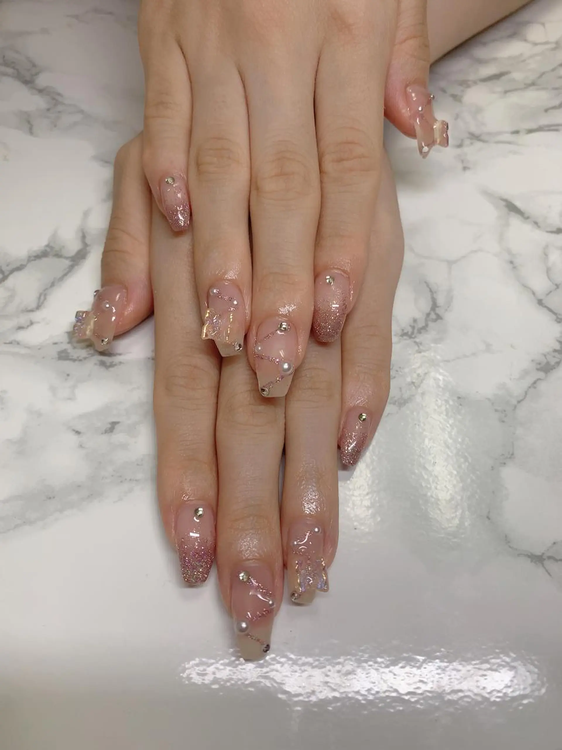 ネイル はな💎ネイル ワンホン、長さ出しのネイルデザイン