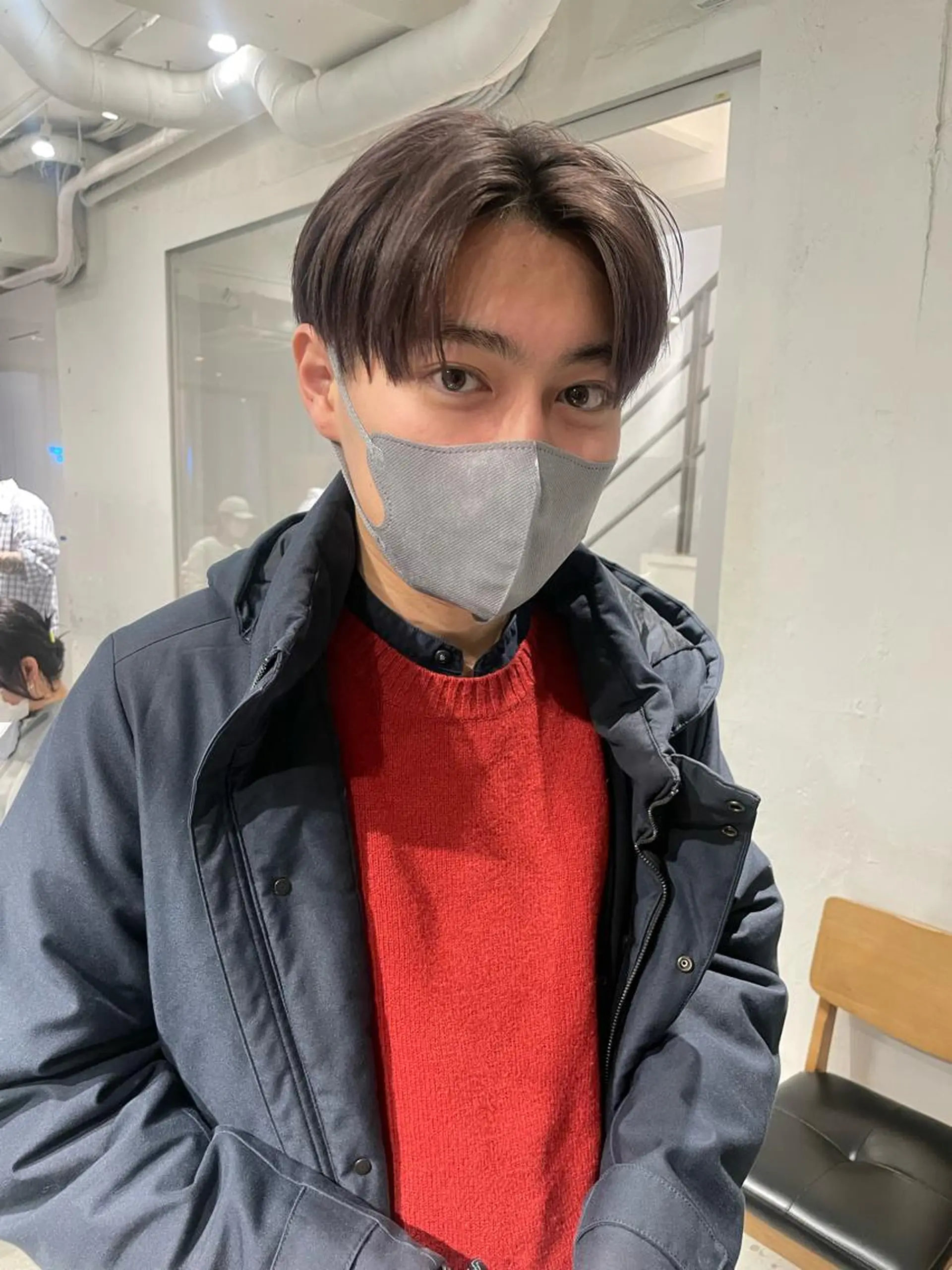 ショート カラー メンズ メンズバレイヤージュ メンズブリーチ センターパート フェードカット メンズハイライト カット ヘアカラー トリートメント スパイラルパーマ 🌐hina⭐️のヘアスタイル