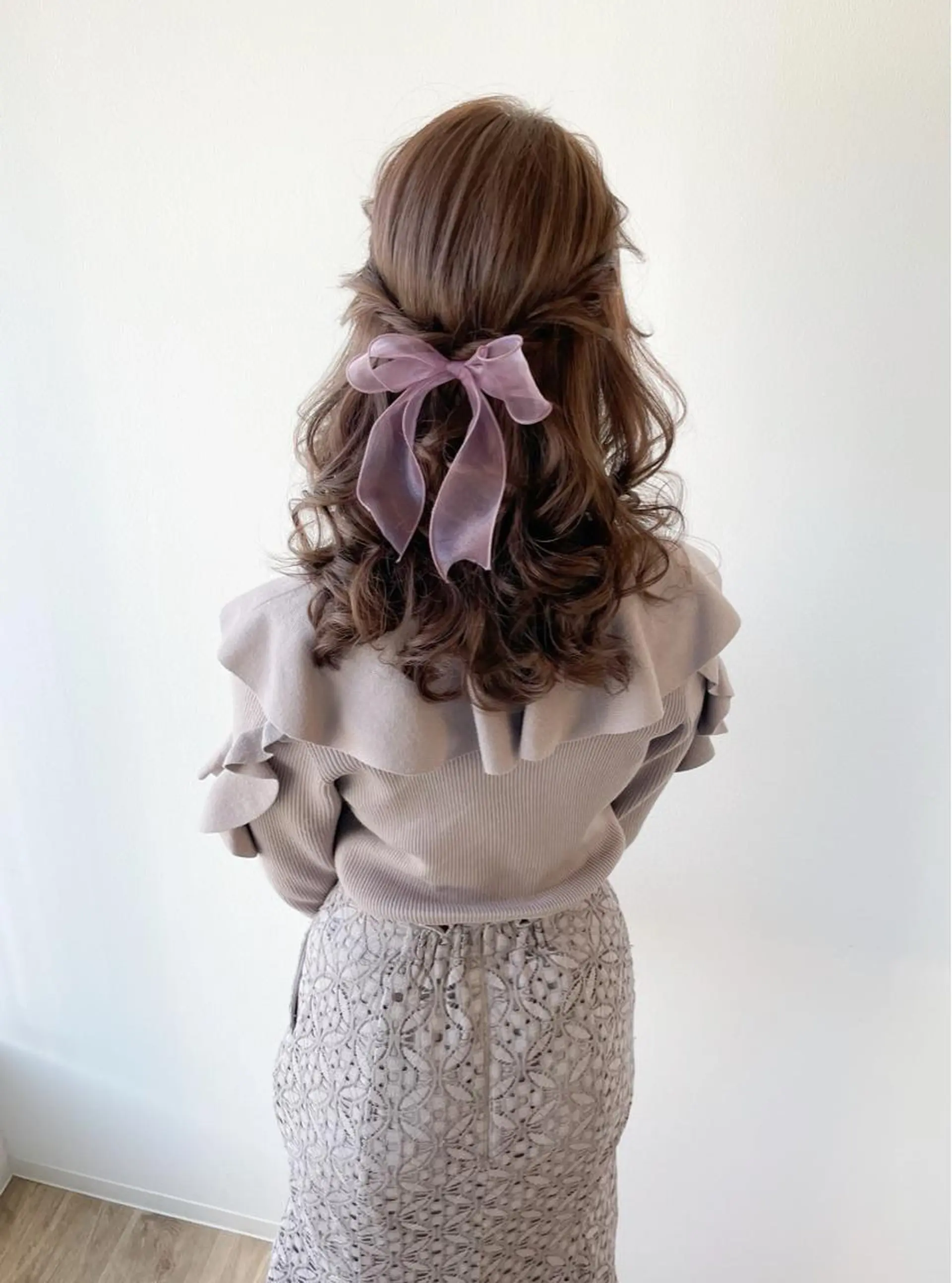 ロング カラー ヘアアレンジ ハーフアップ ベージュカラー ラベンダーカラー ラベンダーベージュ autre所属・大久保 ひでなりのヘアスタイル