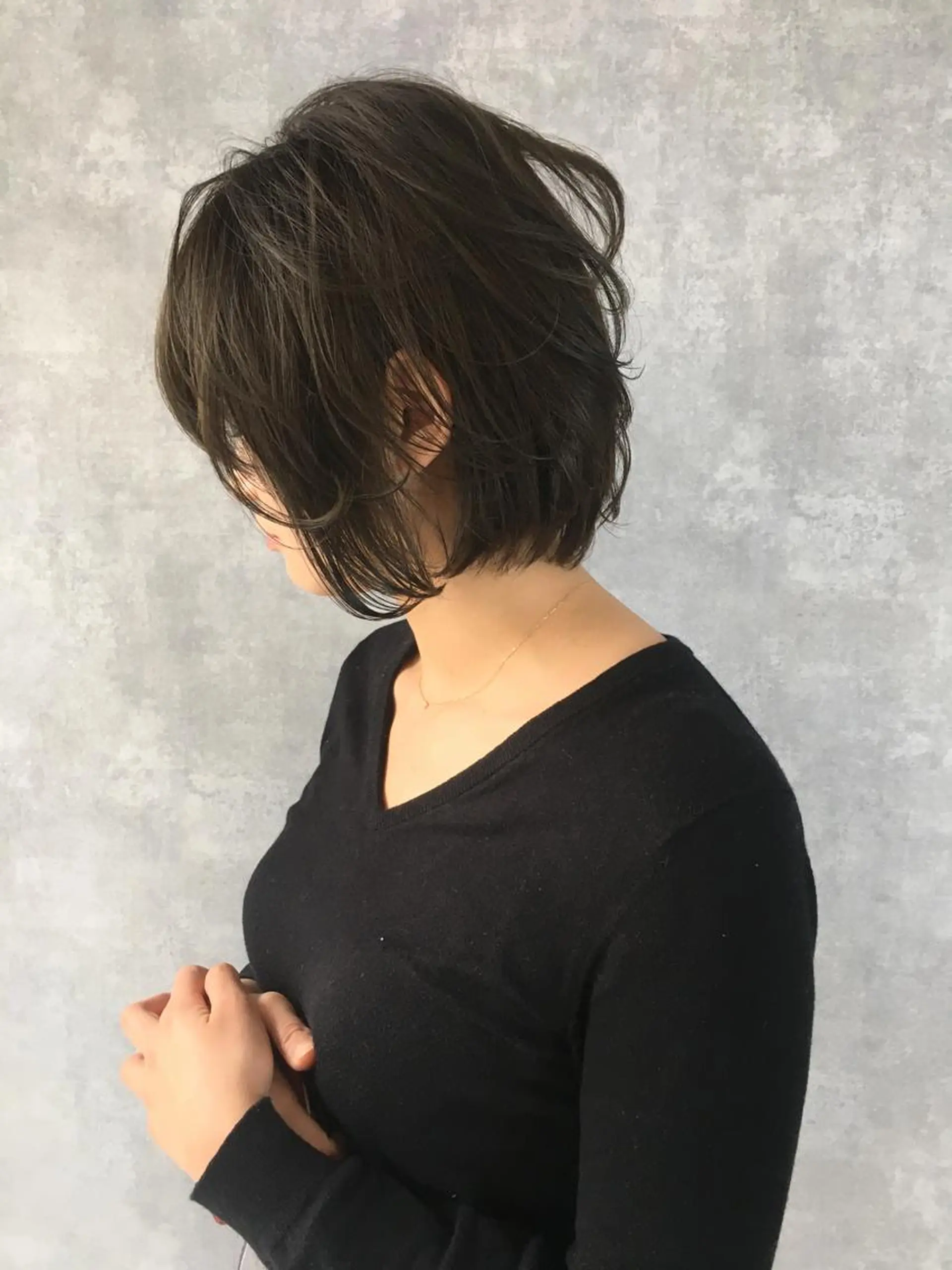 ショート カラー アッシュ オリーブアッシュ レイヤーカット BLend 渋谷のヘアスタイル