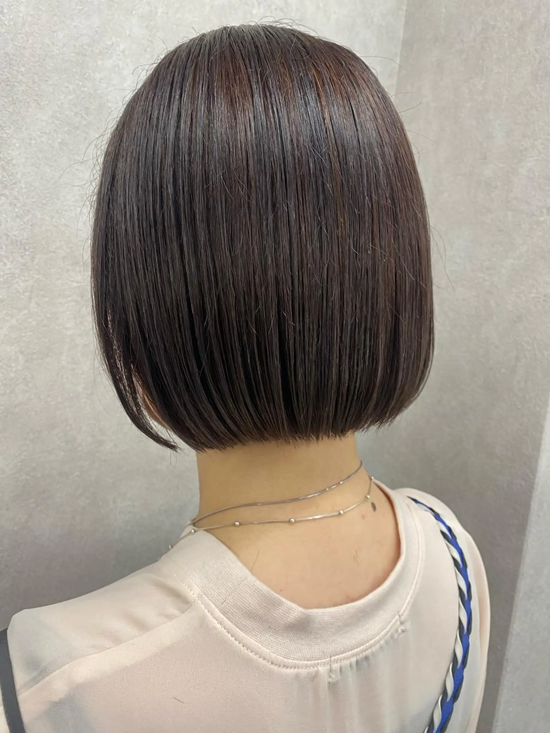 ショート カラー ダークグレー tetote天王寺店所属・SHOTA 大人ショートのヘアスタイル