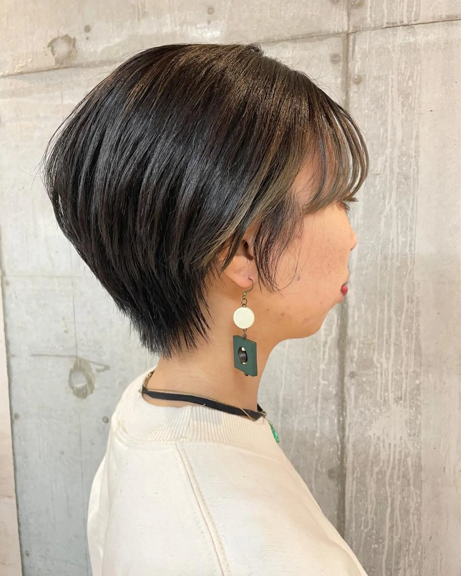 ショート カット ヘアカラー 女性に人気♪ はやしほのかのヘアスタイル