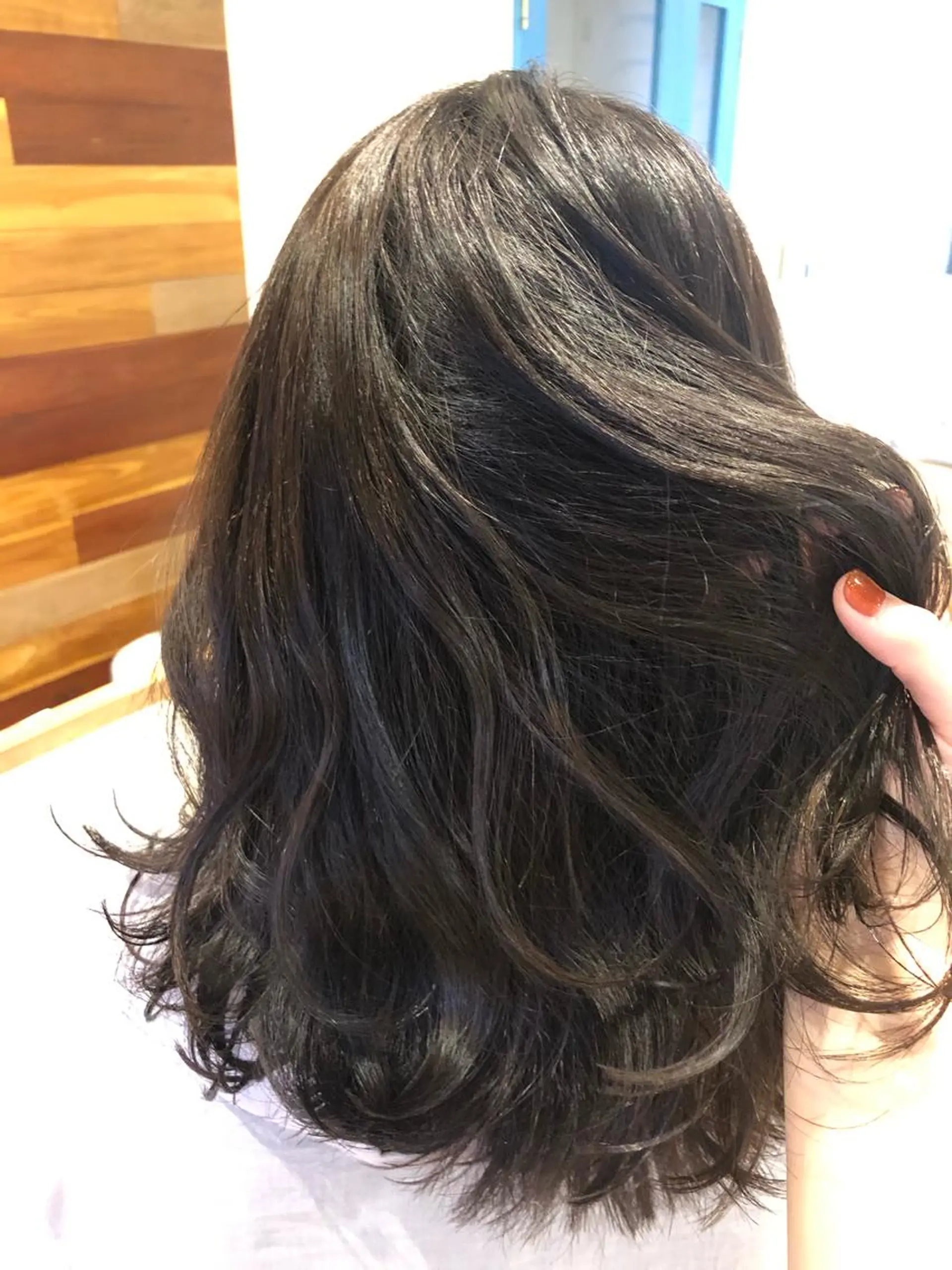 ミディアム カラー Ate by little所属・青木 梢のヘアスタイル