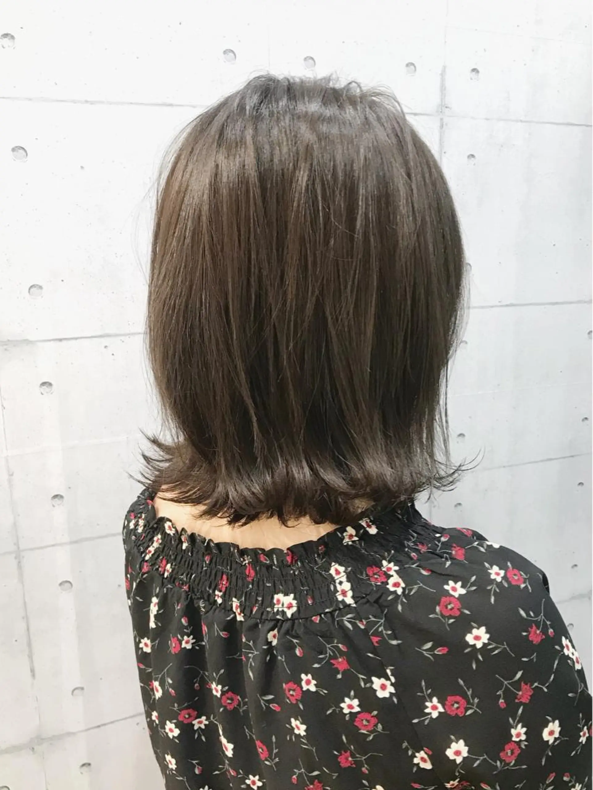 ショート カラー 切りっぱなしボブ アッシュ イルミナカラー ボブ カット ヘアカラー 高木 麻知子のヘアスタイル