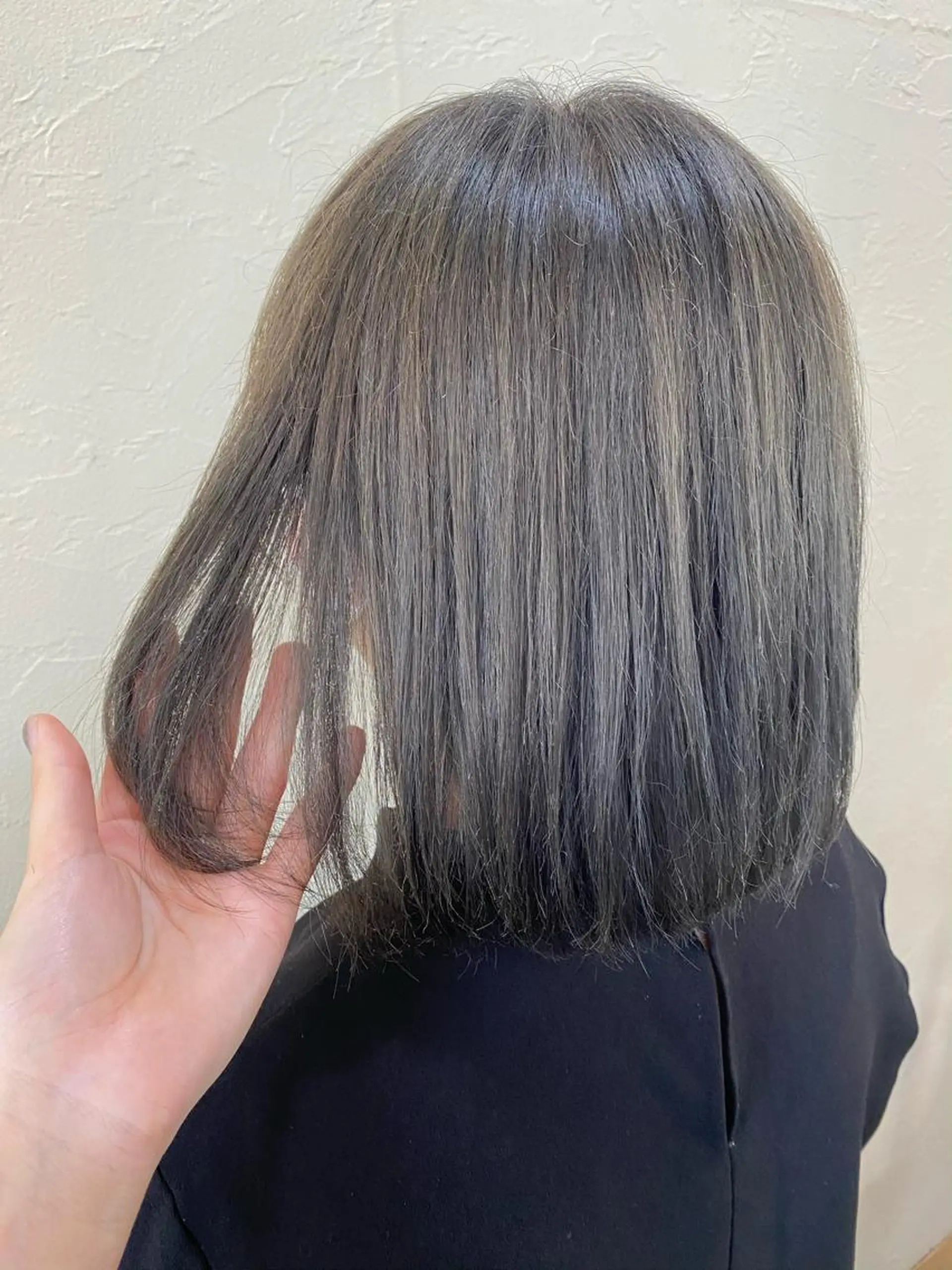 ミディアム カラー ブリーチ グレージュ カット ヘアカラー トリートメント ENIF ヤマグチアツコのヘアスタイル