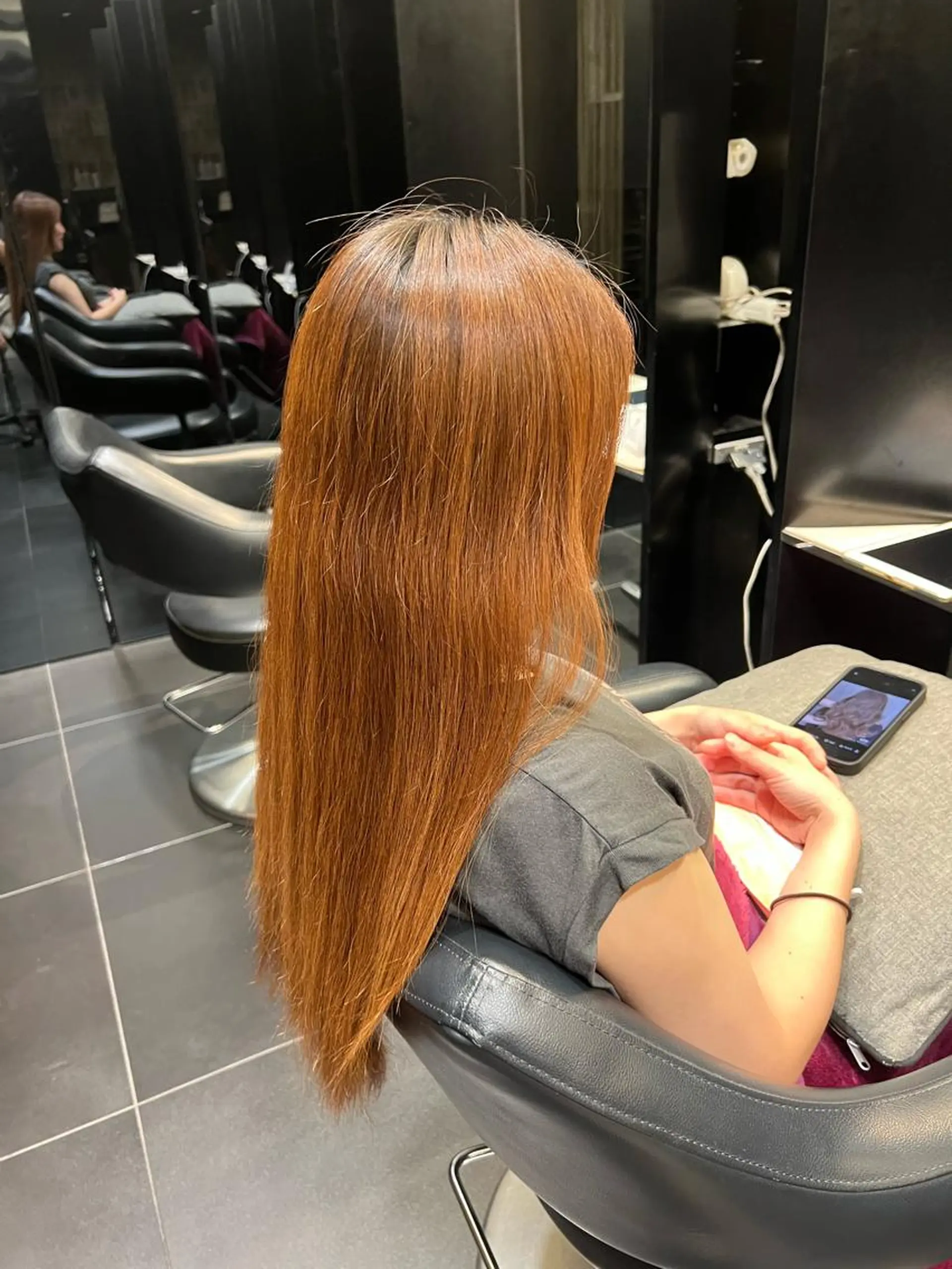 ロング カラー オレンジ カミノア所属・1月予約解放しまし たイルミナ公認荒井のヘアスタイル