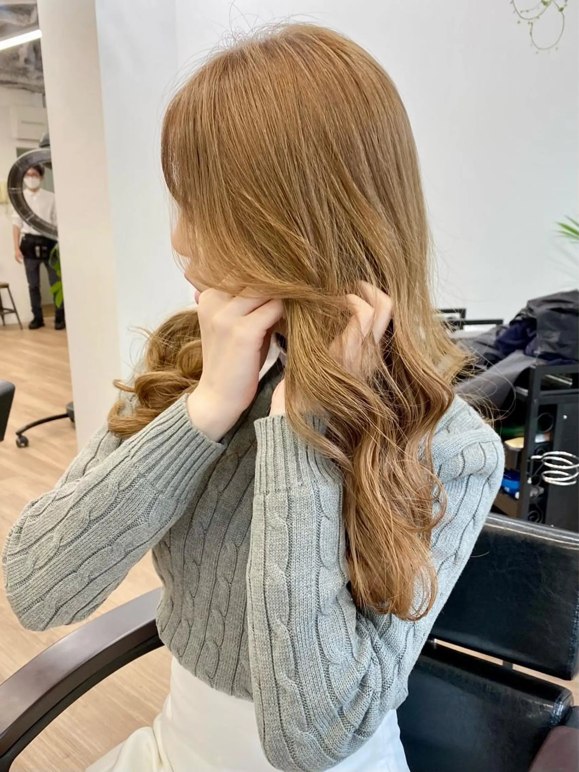 セミロング カラー セミロングパーマ アッシュ アッシュブラウン バレイヤージュ ベージュカラー カット ヘアカラー トリートメント 韓国風×透明感カラー 髪質改善オタベシンヤのヘアスタイル