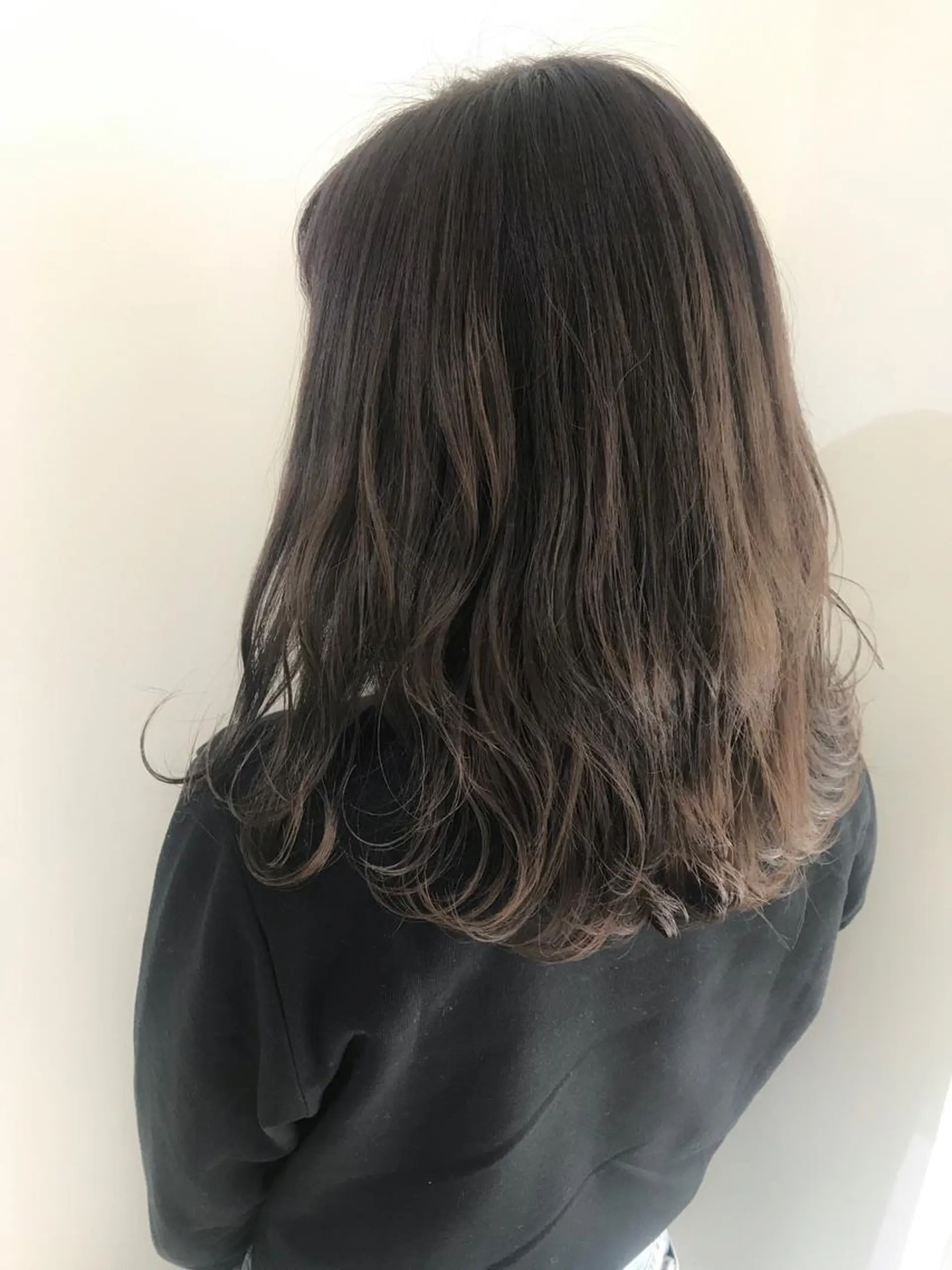 セミロング 💫カットはなんでも 得意です✂️のヘアスタイル