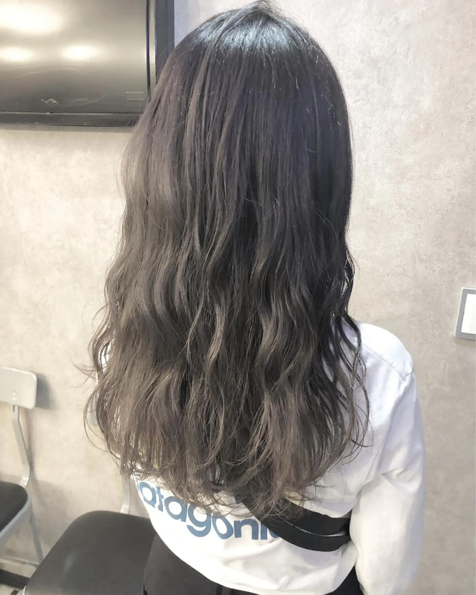 ロング パーマ 顔周りレイヤー/韓国 ブリーチminamiのヘアスタイル