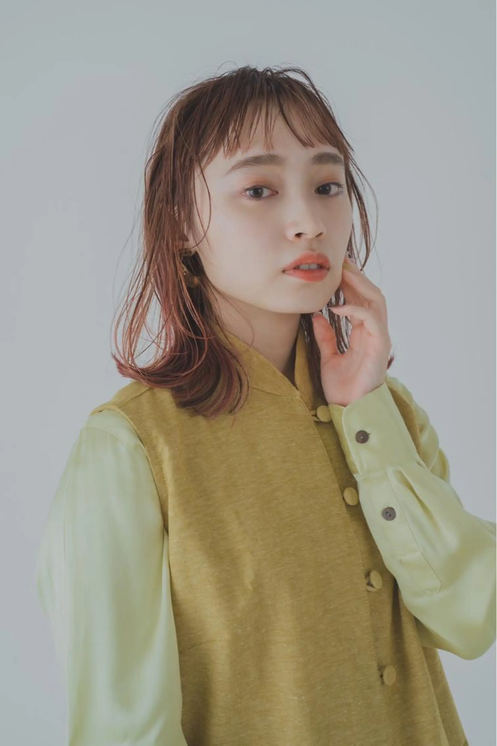 ミディアム カラー THE DAY所属・AKI HASHIMOTOのヘアスタイル